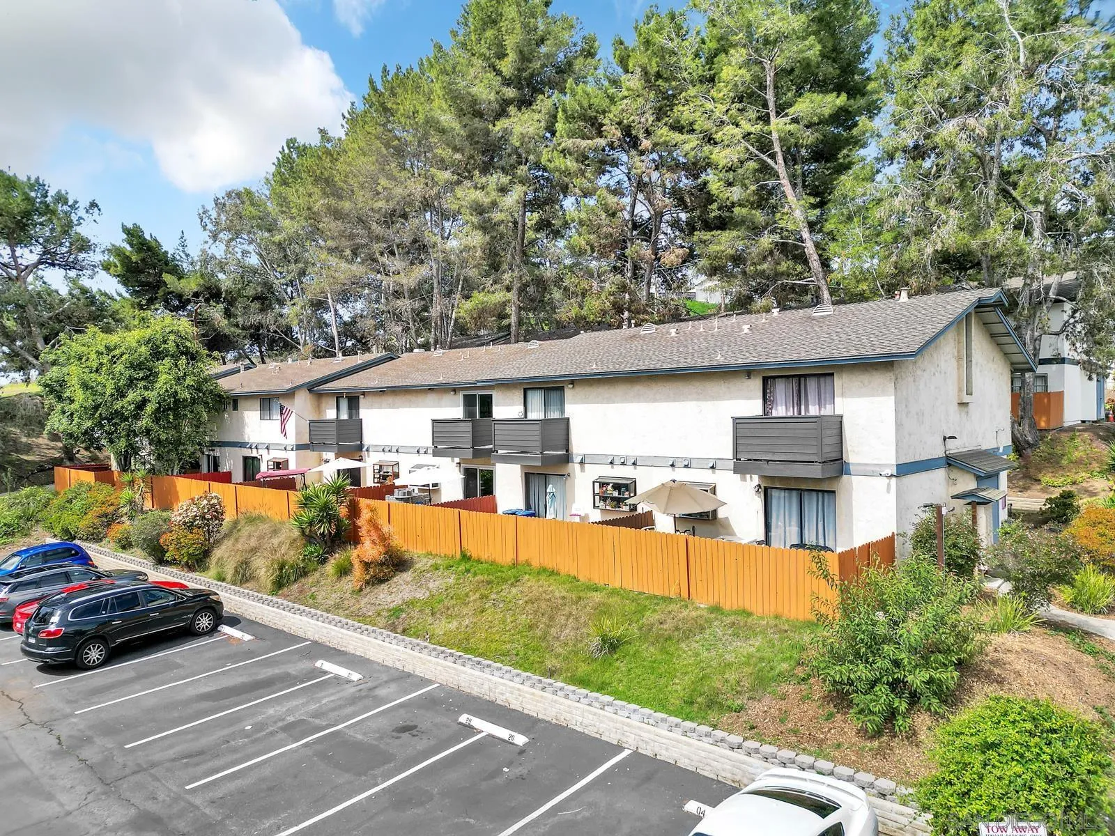 Photo #5: 250032014 Listing 
