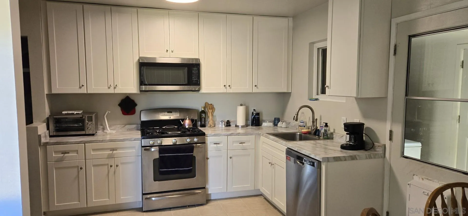 https://cdn.realtyfeed.com/cdn/127/250032015/9c241ff6494df5430696c653728f80ab.webp