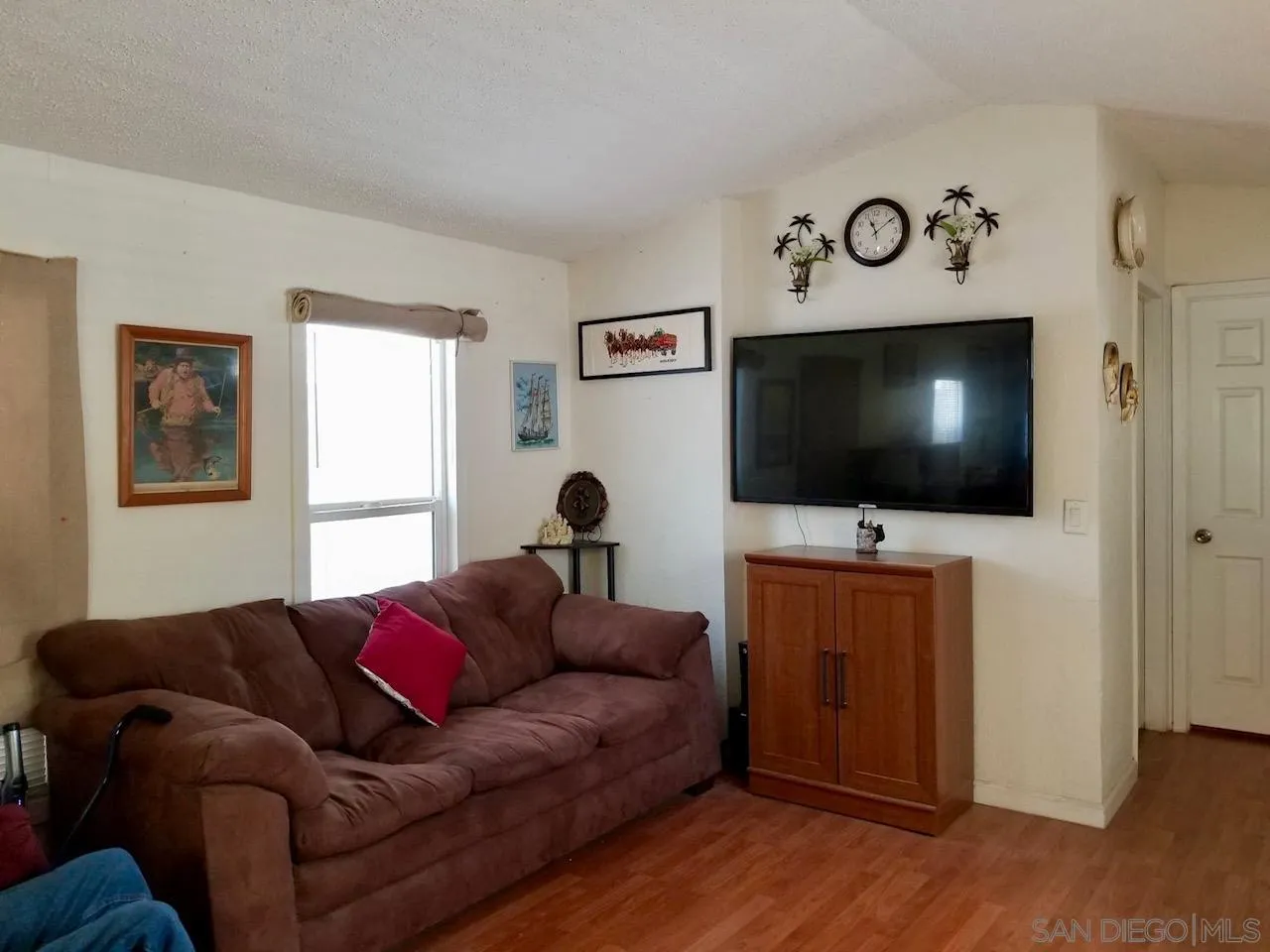 https://cdn.realtyfeed.com/cdn/127/250032029/df94176eee7b3c30c7ef0f955367d57c.webp