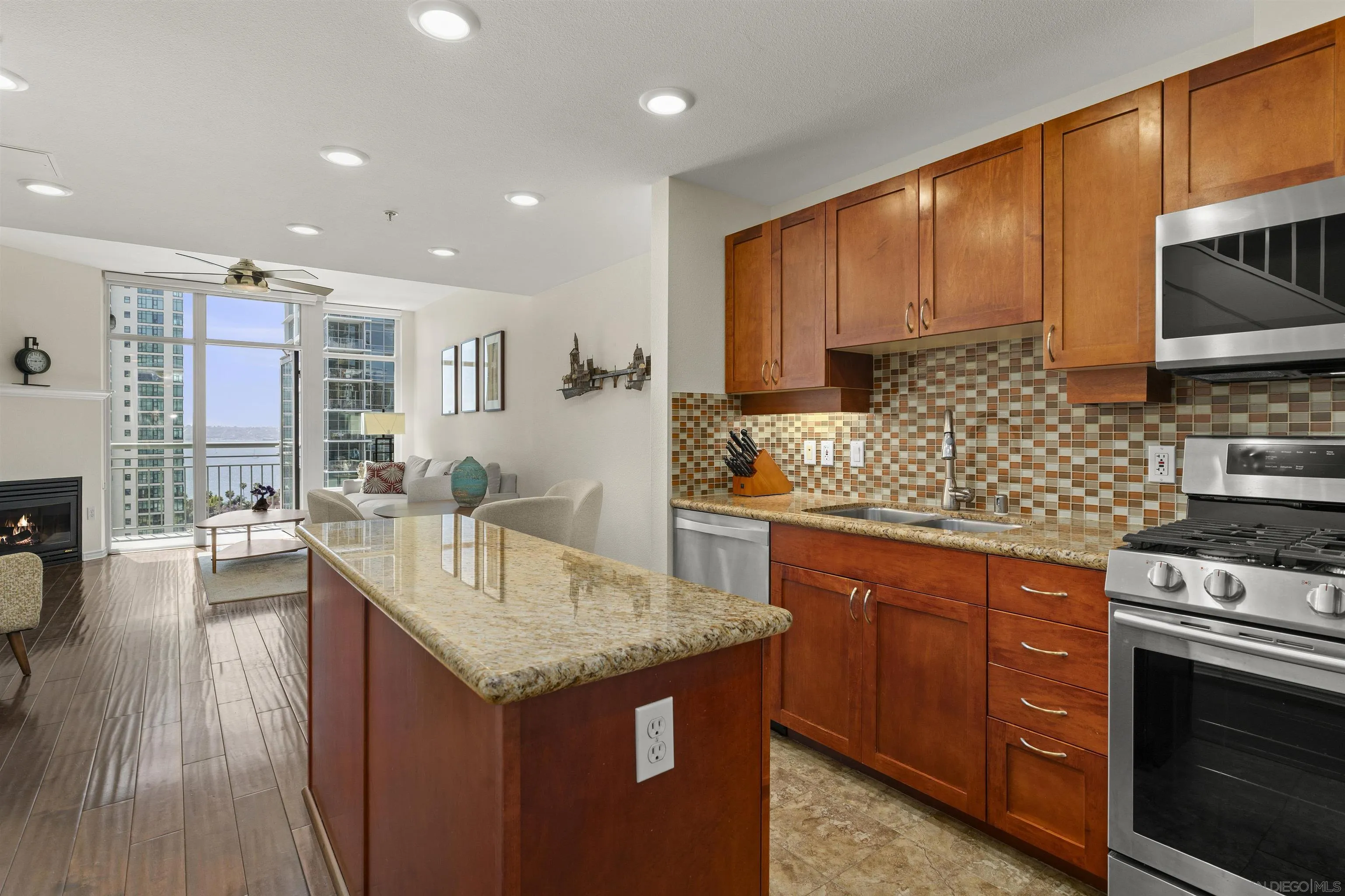 https://cdn.realtyfeed.com/cdn/127/250032038/5f60042bc79620eafeb732eb3add236e.webp