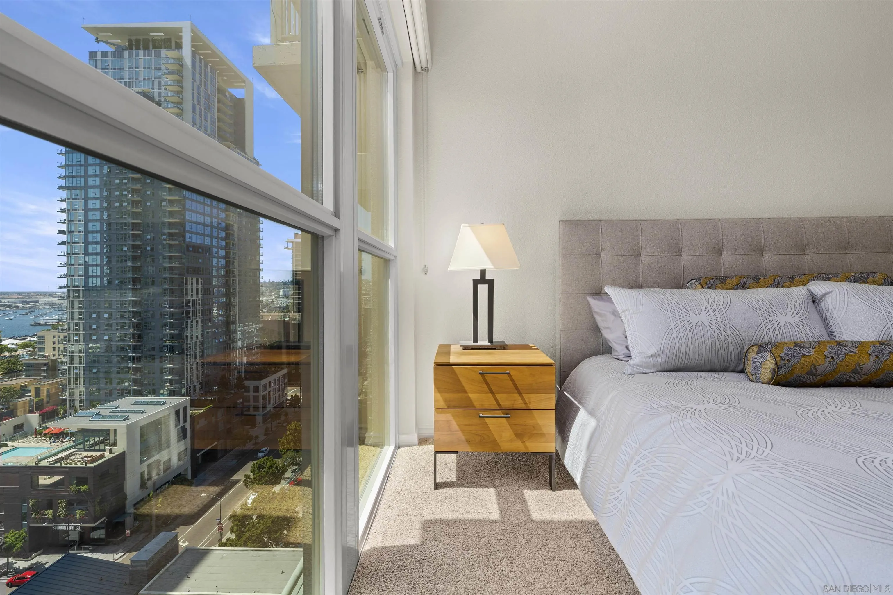 https://cdn.realtyfeed.com/cdn/127/250032038/d6b9565c2a347a70a2ea4c10249be67a.webp