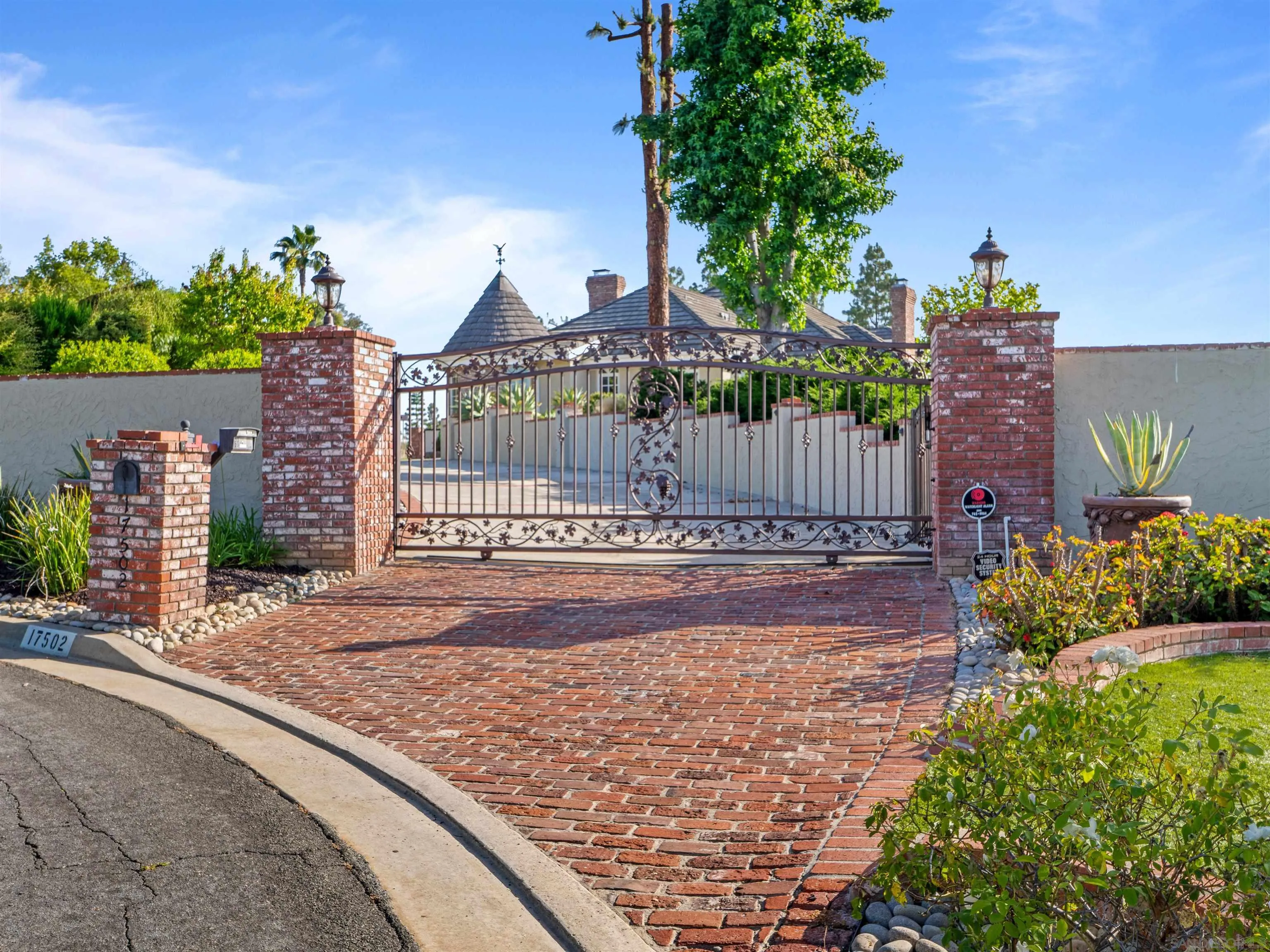 https://cdn.realtyfeed.com/cdn/127/250032039/1594ab37742635af6d808be2edb72250.webp