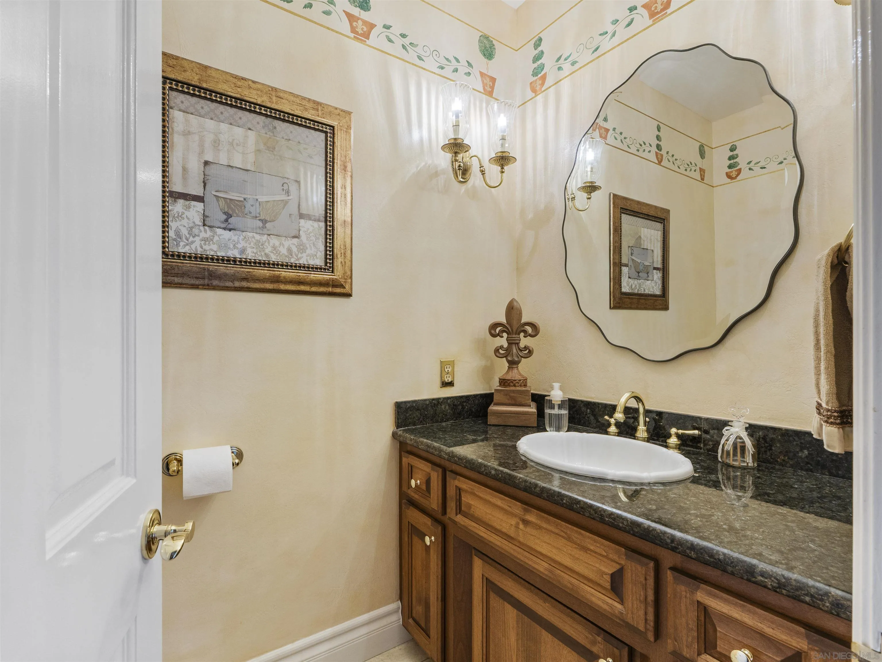 https://cdn.realtyfeed.com/cdn/127/250032039/68720b8c8d9ea457e5cad9cc2519f325.webp