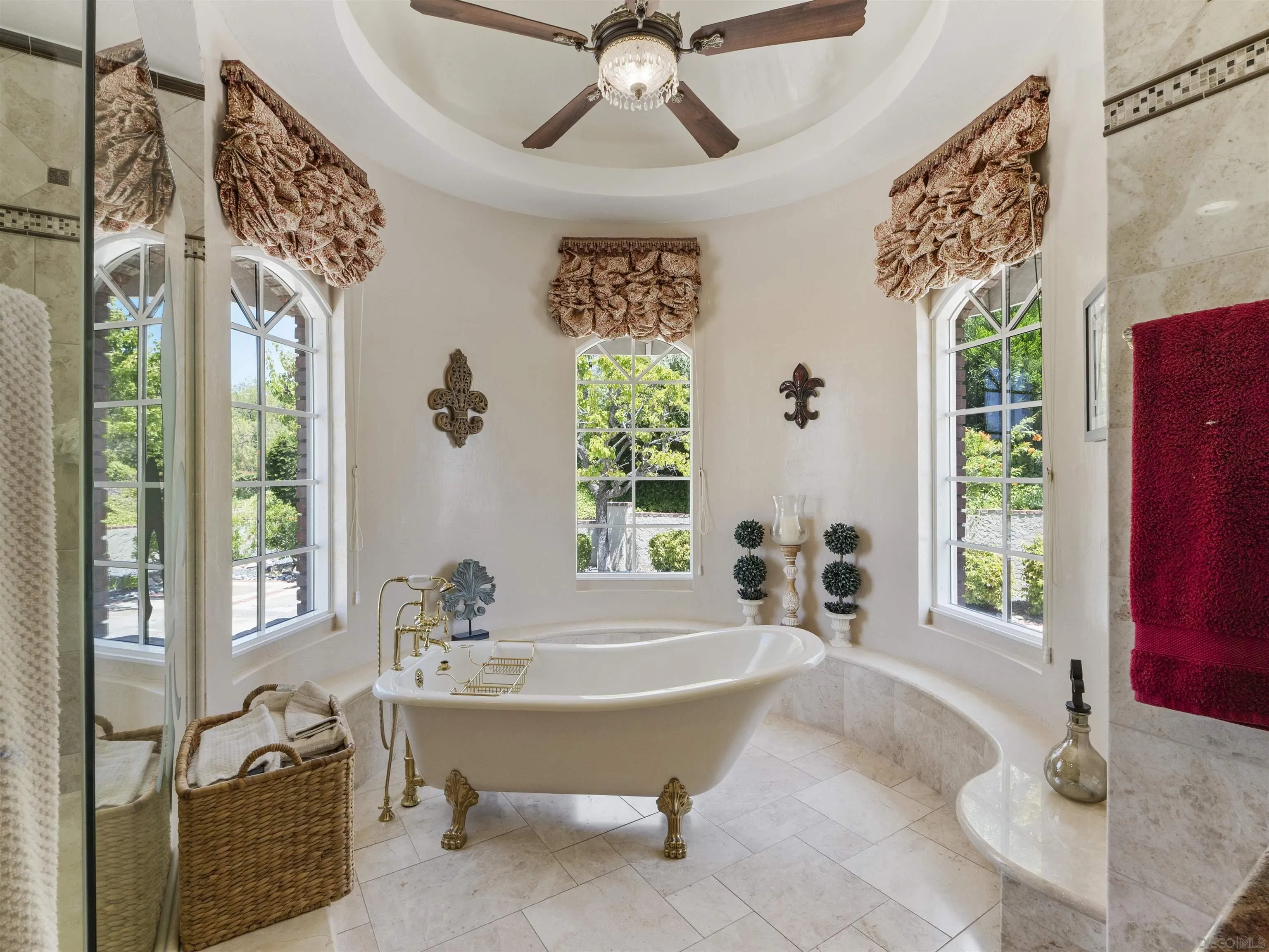 https://cdn.realtyfeed.com/cdn/127/250032039/784df6b6f9fc0464d39ec6419832adb8.webp