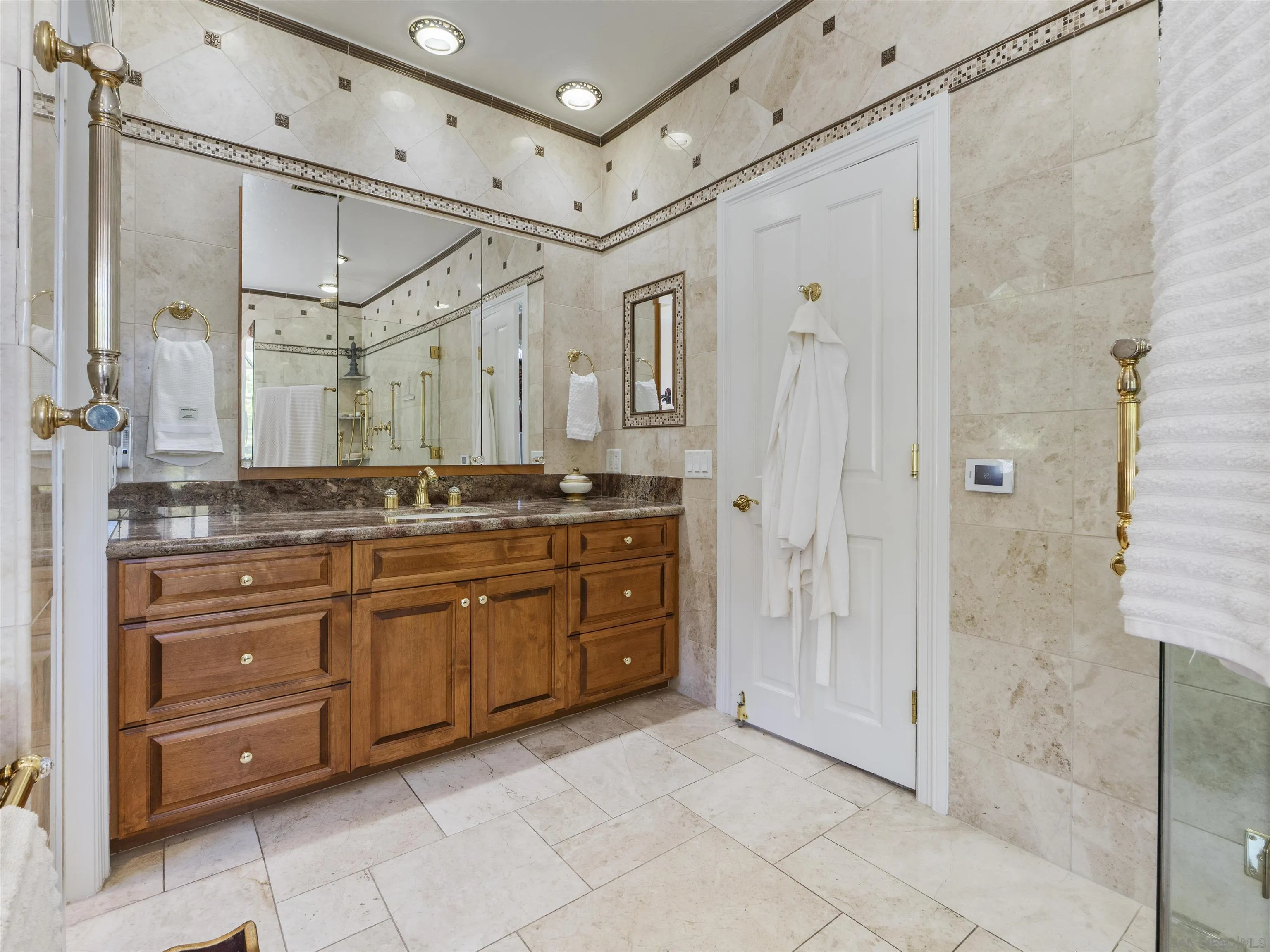 https://cdn.realtyfeed.com/cdn/127/250032039/86ef869c916b32cab5d3583709784bbd.webp
