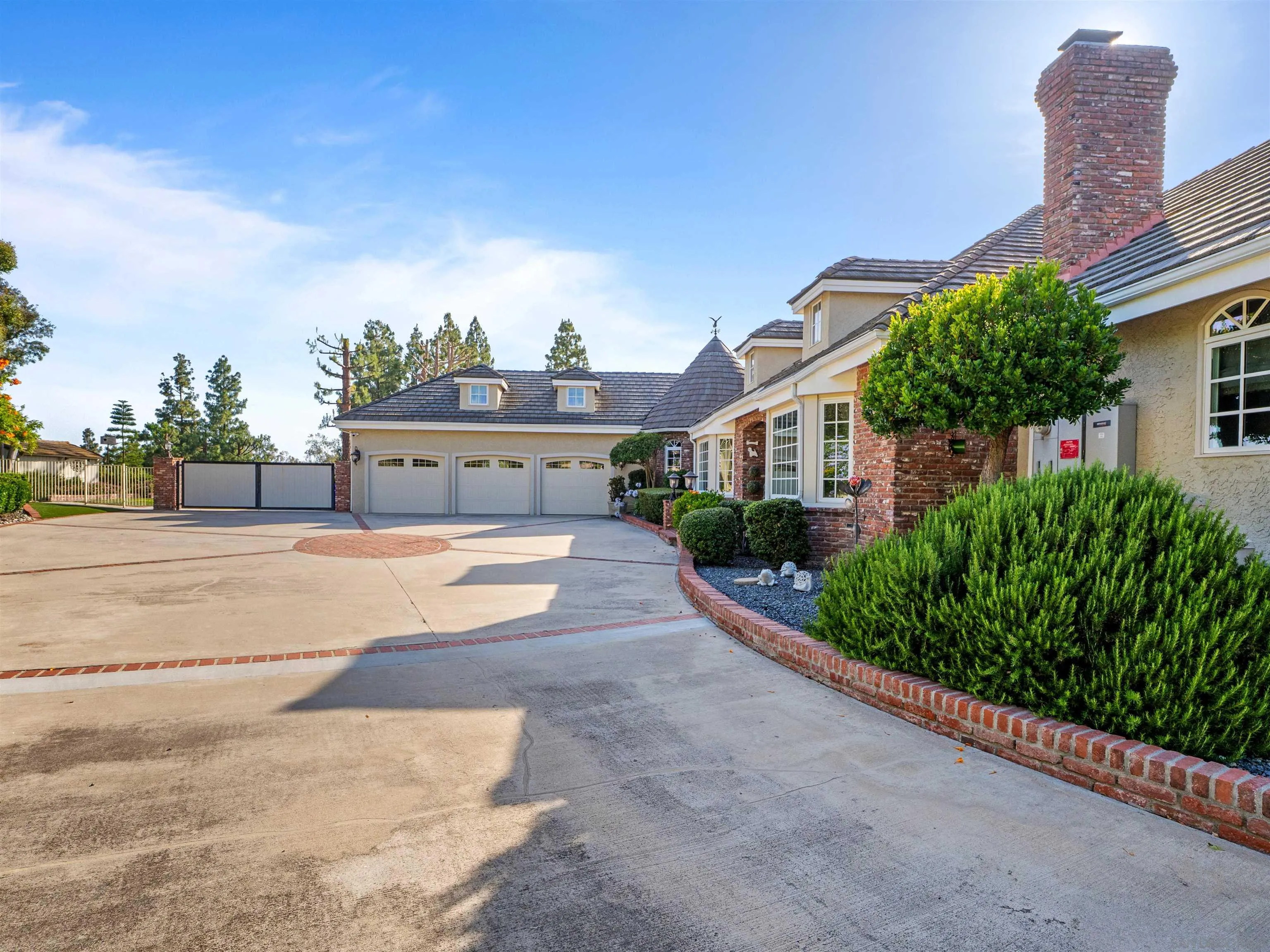 https://cdn.realtyfeed.com/cdn/127/250032039/b9432d5bc917446a4930ead30050689a.webp