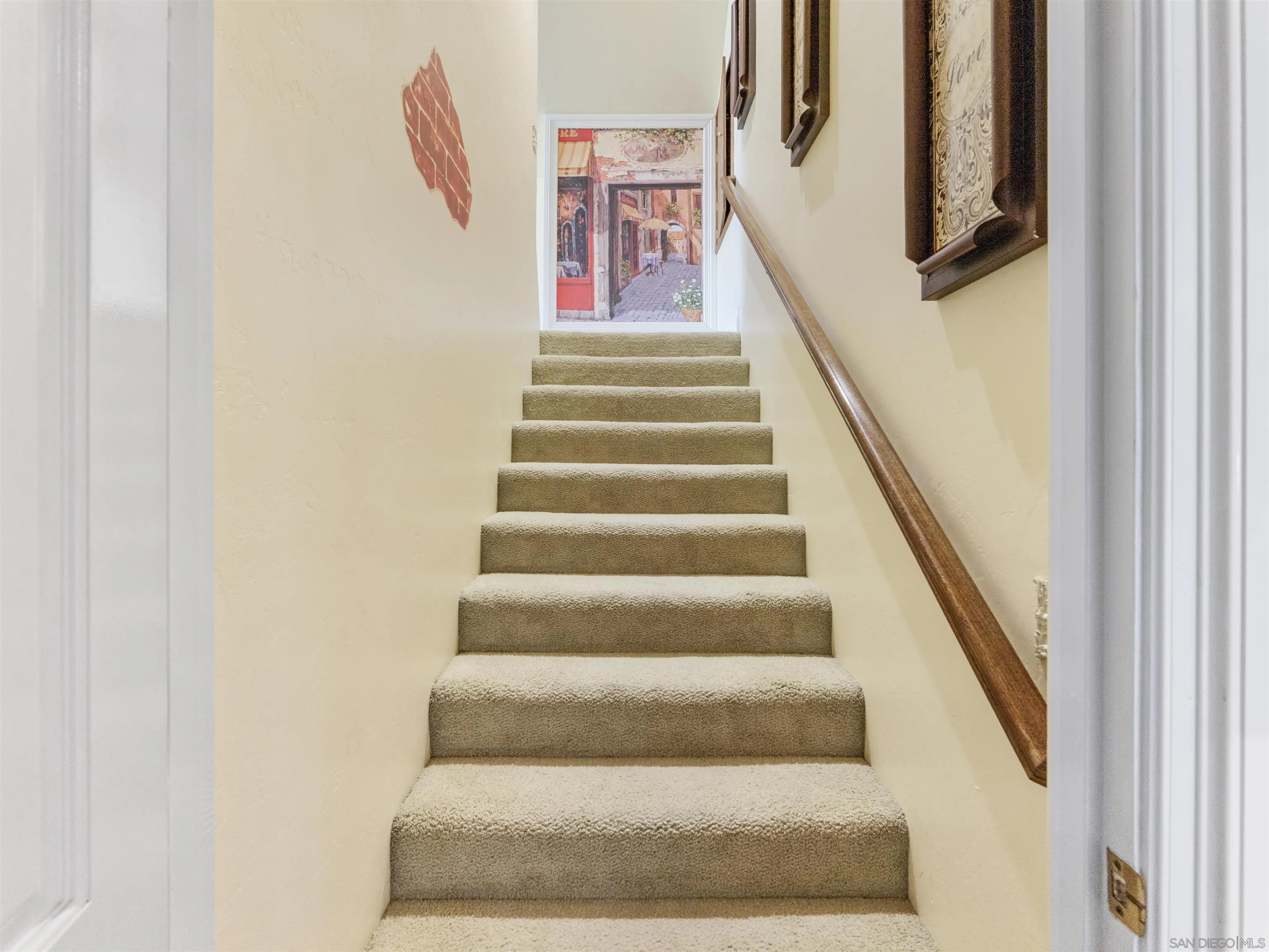 https://cdn.realtyfeed.com/cdn/127/250032039/d58cb9704aad5af4a290d39feead0afc.webp