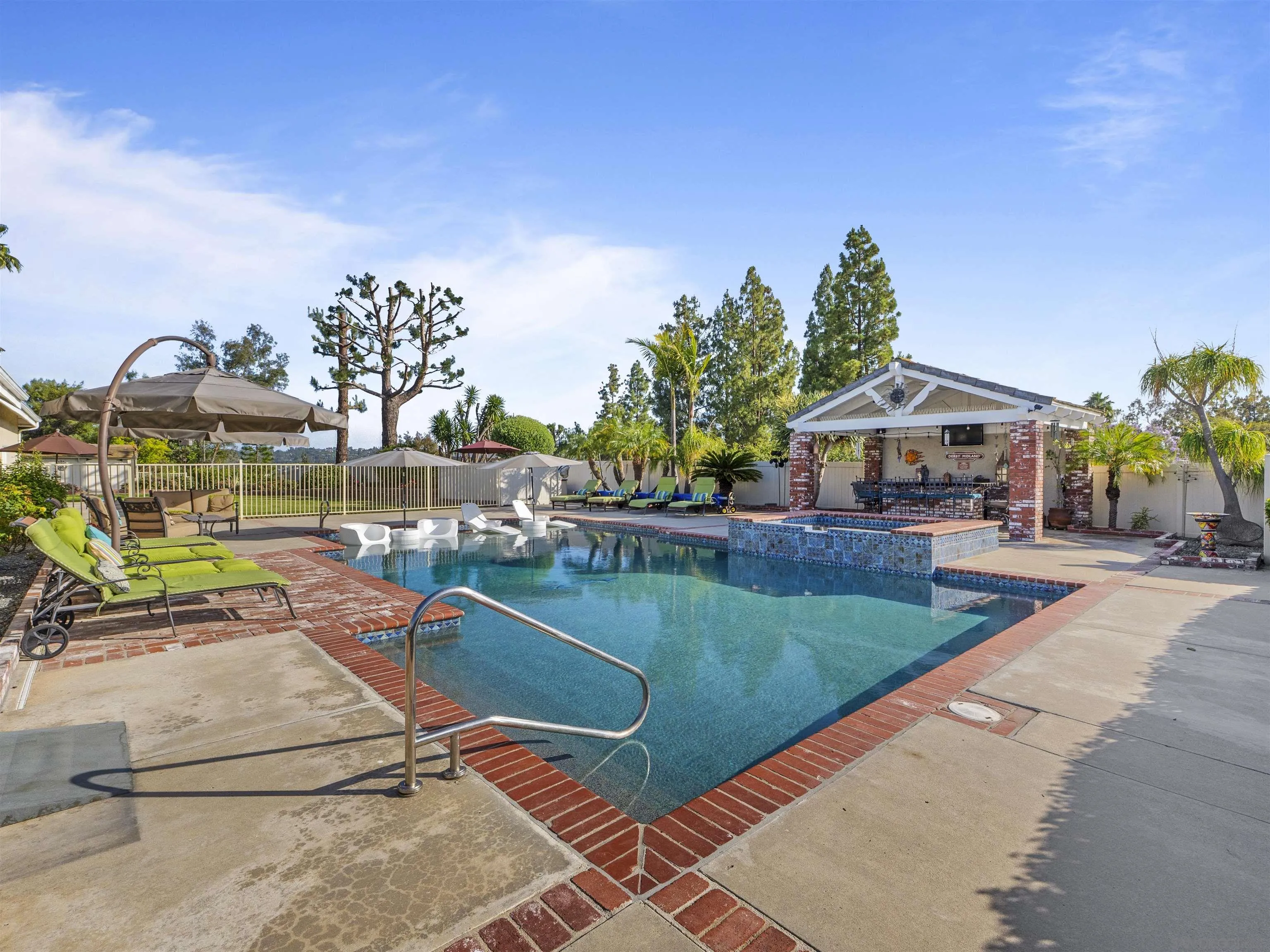 https://cdn.realtyfeed.com/cdn/127/250032039/d849dcd1aae46ffd4cdf9da025aade60.webp