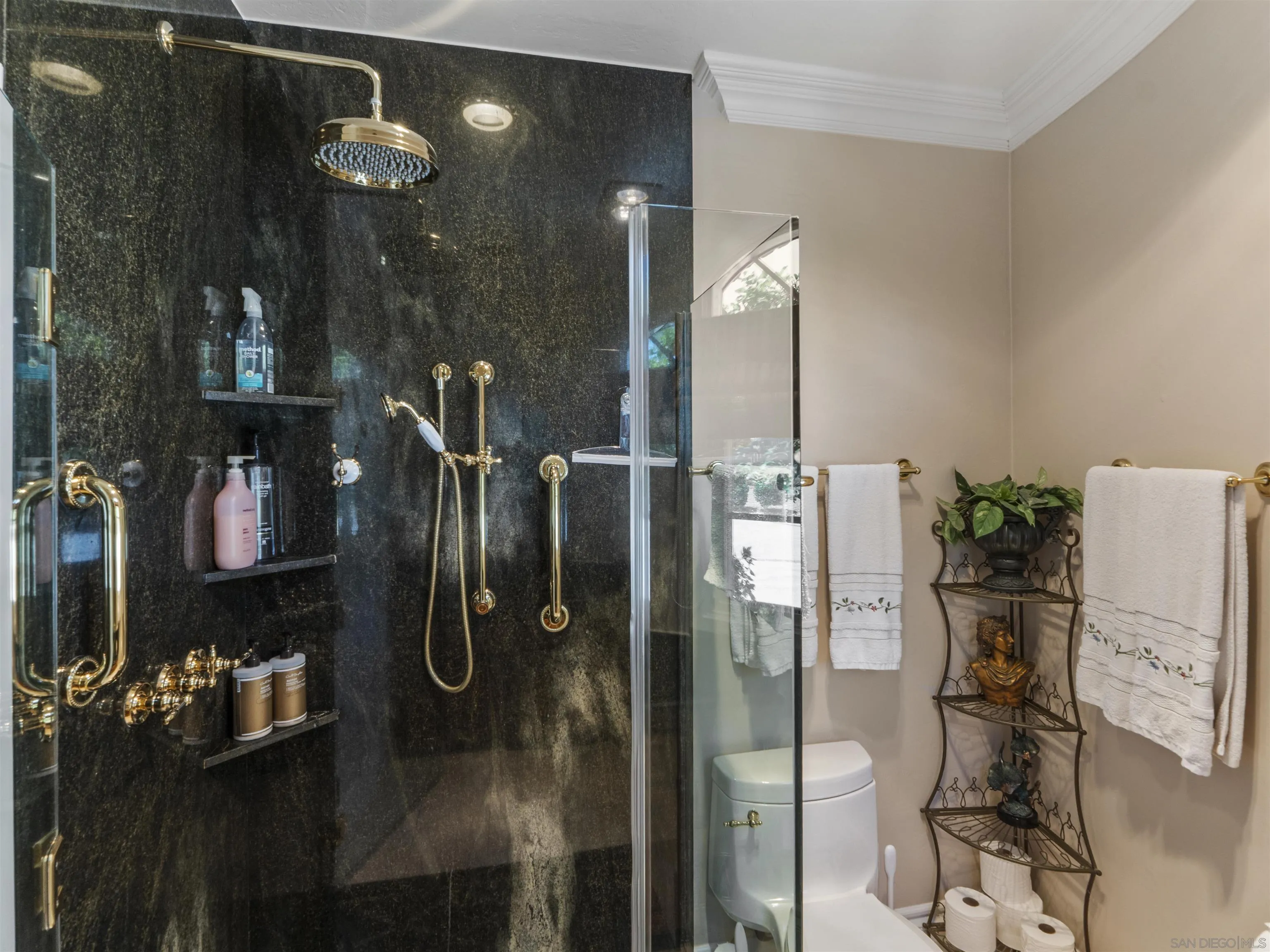 https://cdn.realtyfeed.com/cdn/127/250032039/f116cb3aa6f49c2998875401d35e91bb.webp