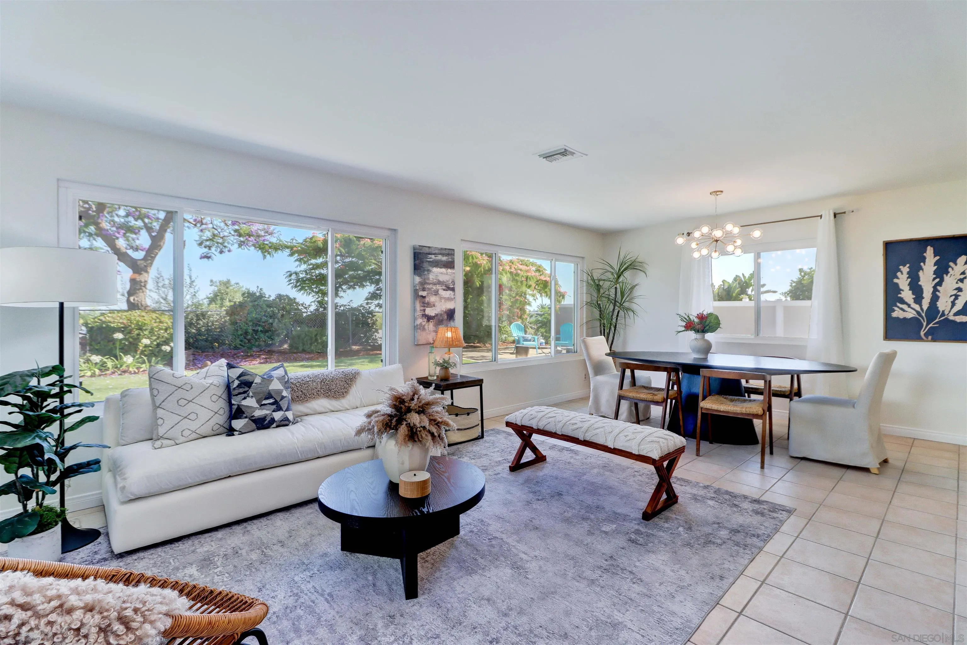 https://cdn.realtyfeed.com/cdn/127/250032040/34ddb0aad2b8a3b8b9b17fe182e670d9.webp