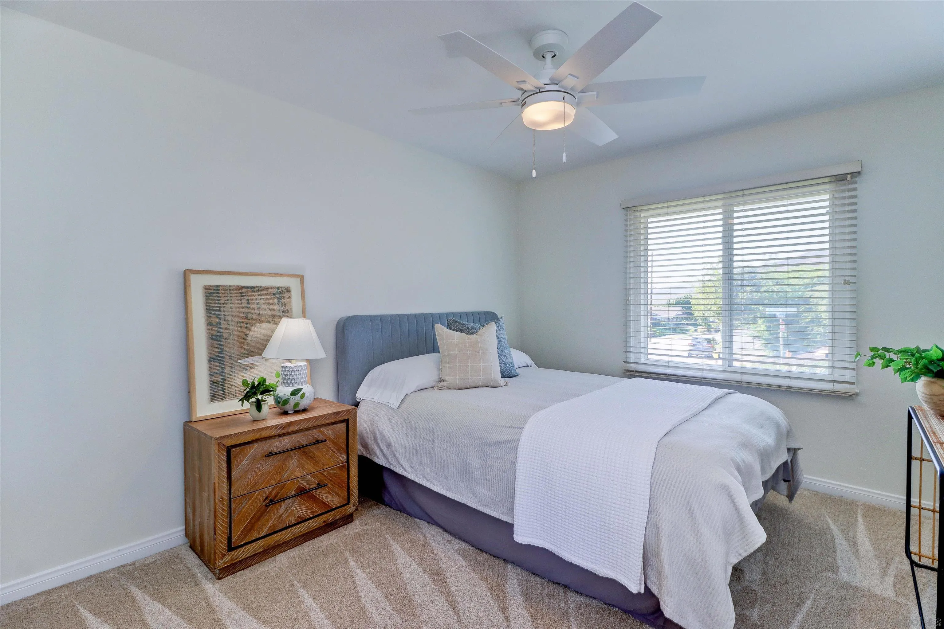 https://cdn.realtyfeed.com/cdn/127/250032040/4f9f84dc1179d5231295b656544c68c6.webp
