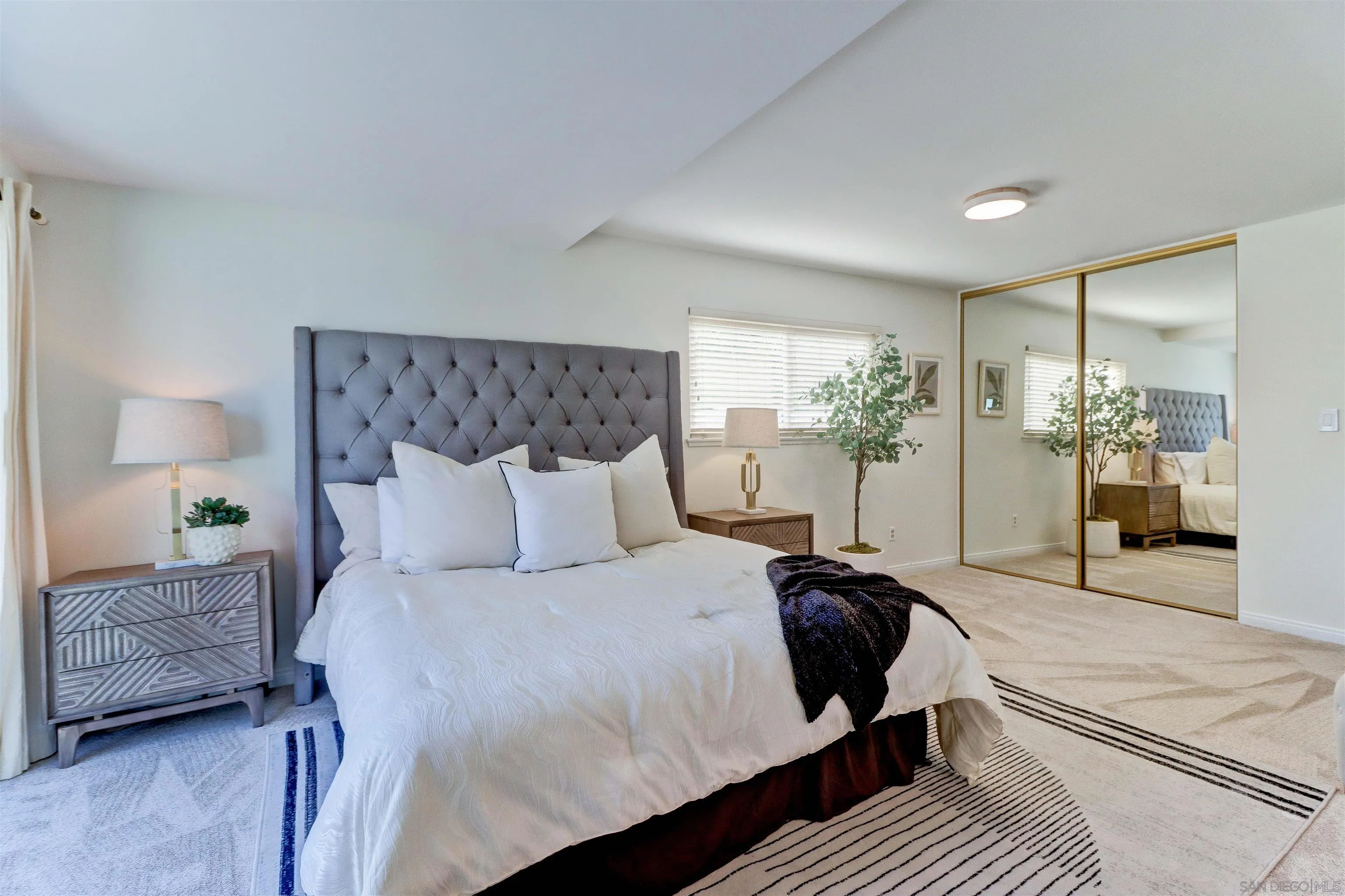 https://cdn.realtyfeed.com/cdn/127/250032040/796c20aa9b15d064d25d735dda0221b1.webp