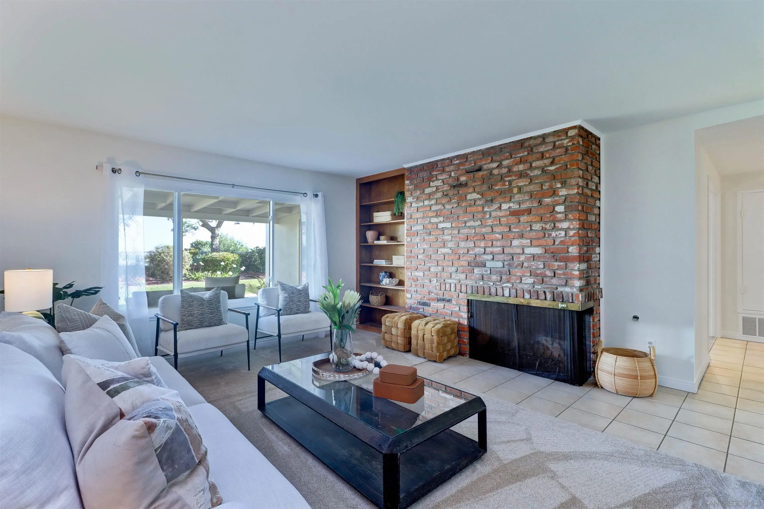 https://cdn.realtyfeed.com/cdn/127/250032040/a096a1323d8e3d98b9f425954c01d5b7.webp