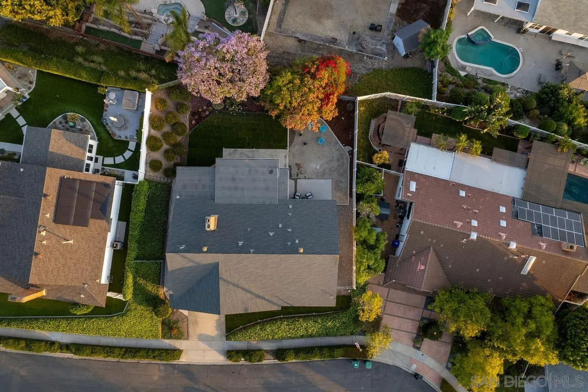 https://cdn.realtyfeed.com/cdn/127/250032040/dcf8225f22784db73844854f112654d8.webp