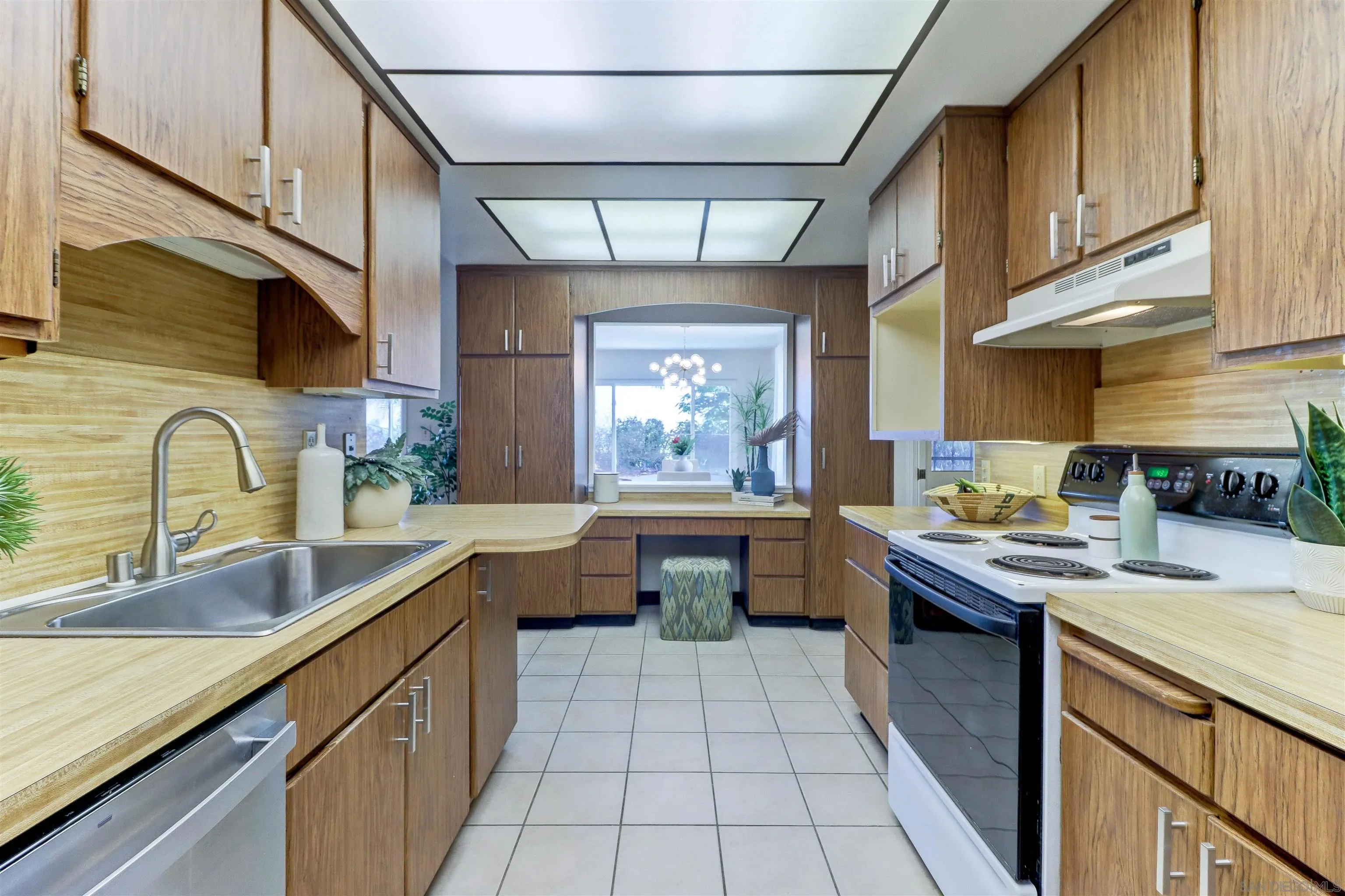 https://cdn.realtyfeed.com/cdn/127/250032040/e89d184d35aea6d2eb9c8964a5a82f59.webp