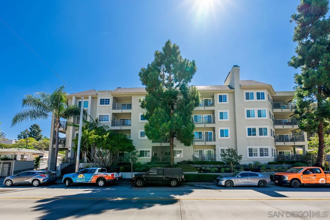 Browse active condo listings in COVENTRY WOODS