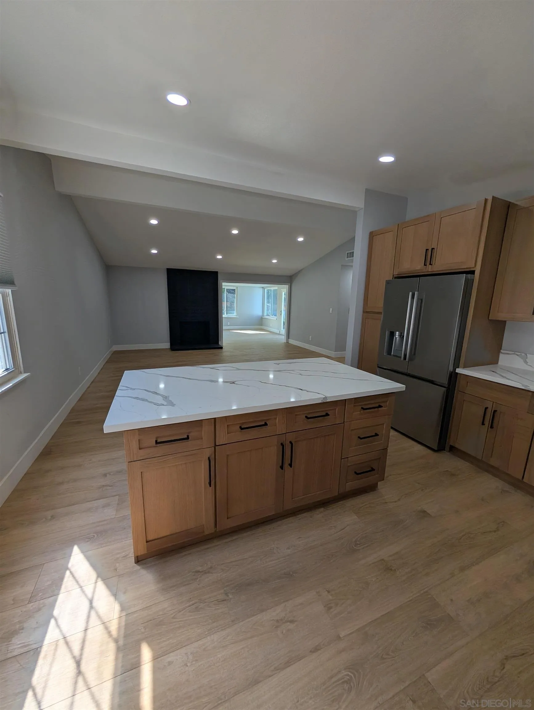 https://cdn.realtyfeed.com/cdn/127/250032050/304ce1f2d094061ffdeff38d3bb43559.webp