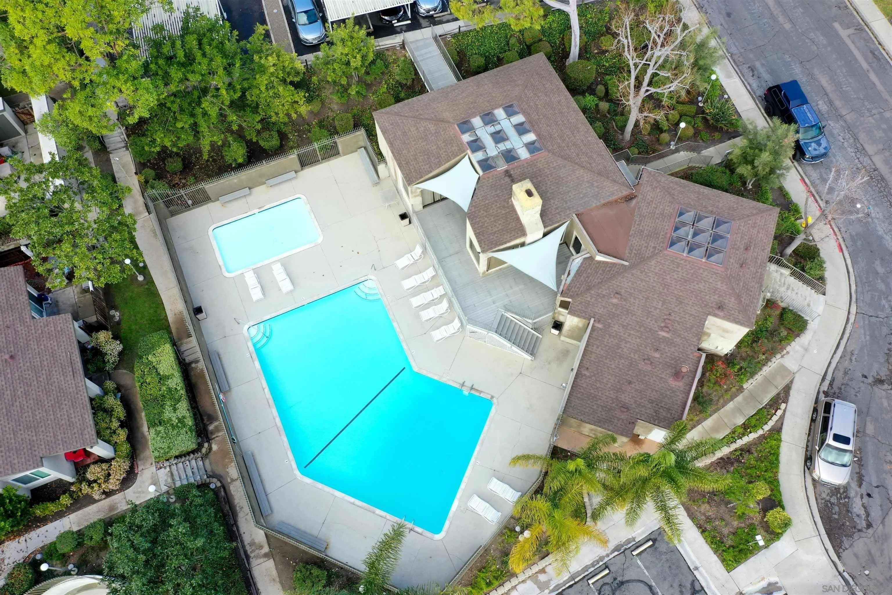 https://cdn.realtyfeed.com/cdn/127/250032055/7c69f49995d9378b34f093cfbc038a13.webp