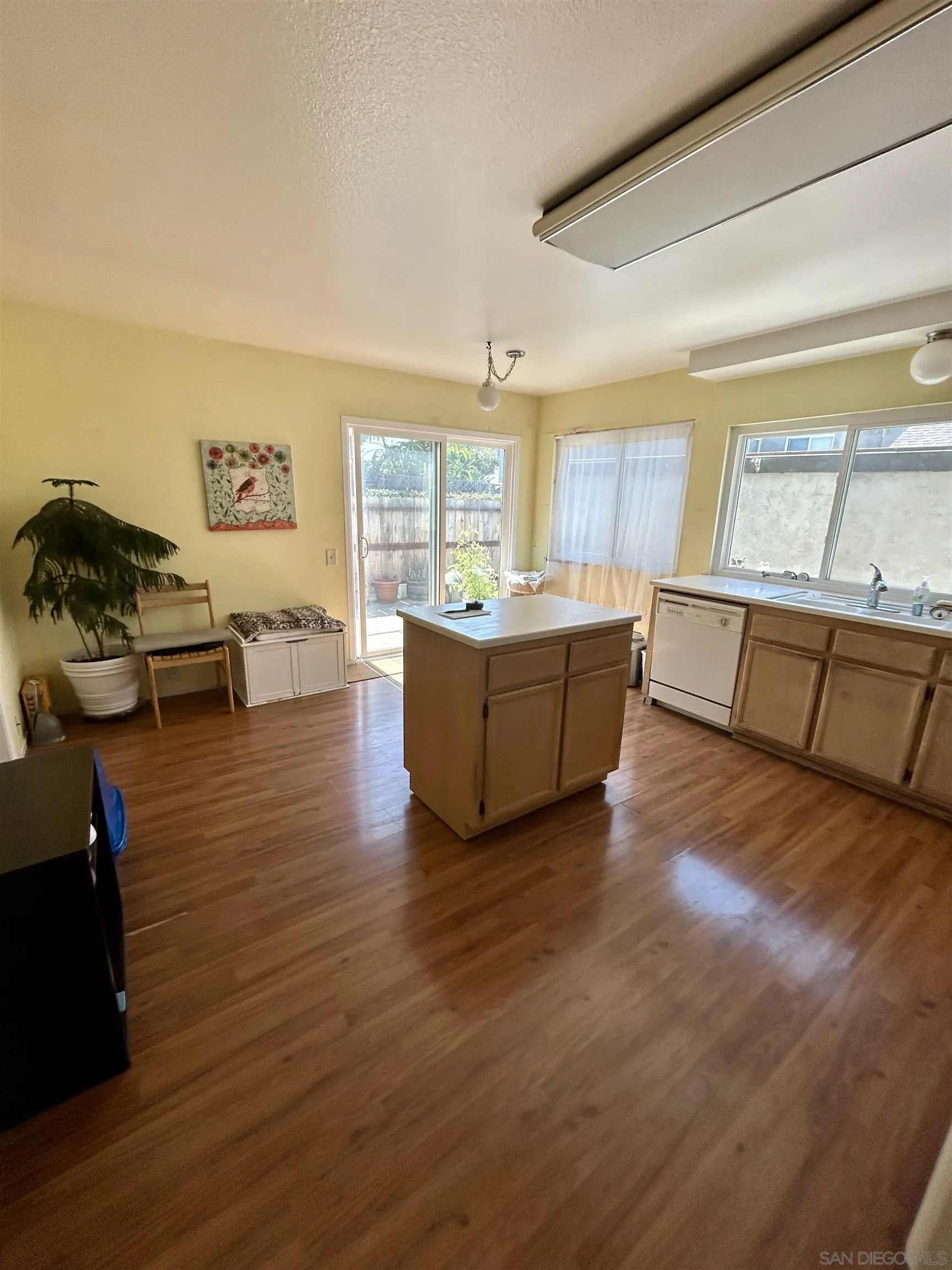 https://cdn.realtyfeed.com/cdn/127/250032055/7e8069e0fc0900c18147f607dd16f962.webp