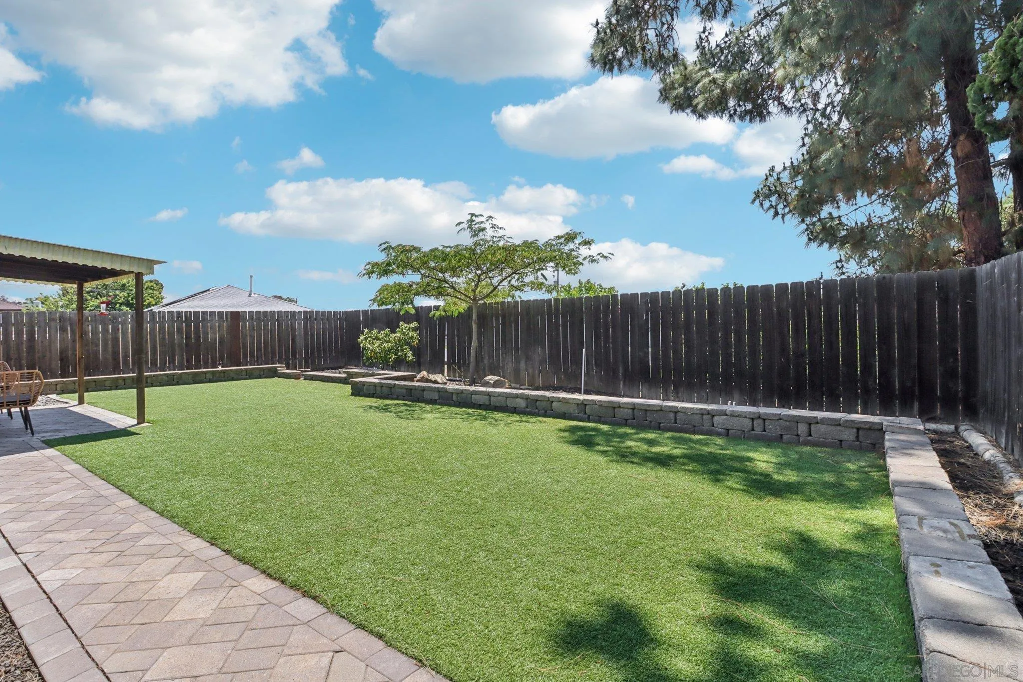 https://cdn.realtyfeed.com/cdn/127/250032060/08a8600dfe44704745d73aa816d51bf5.webp