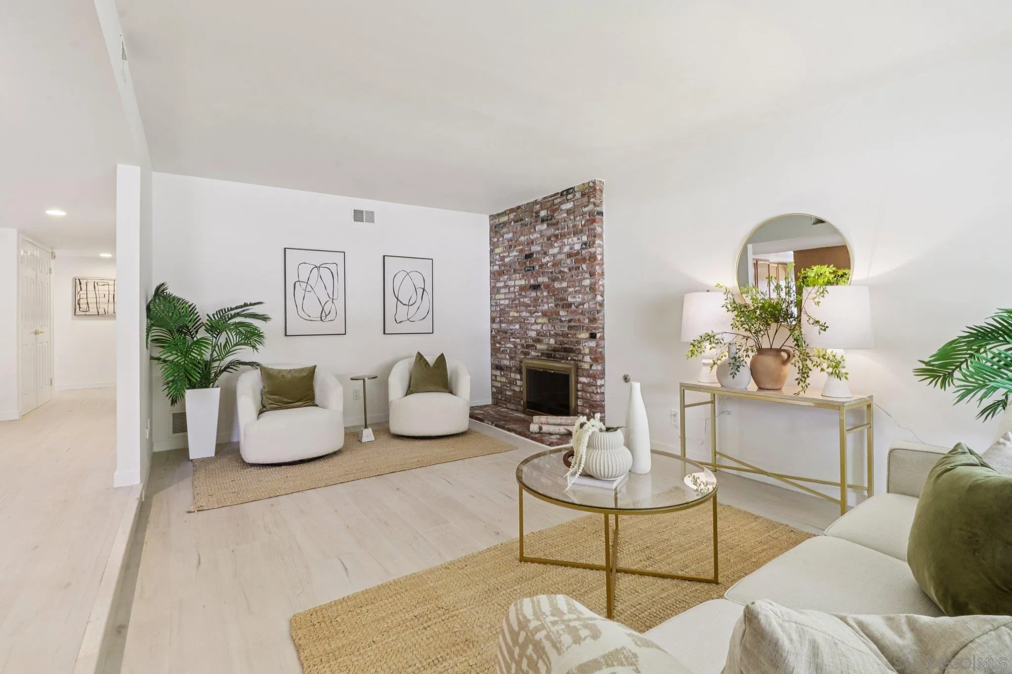 https://cdn.realtyfeed.com/cdn/127/250032060/343c31ff771931bf5790eebb97ebd04e.webp