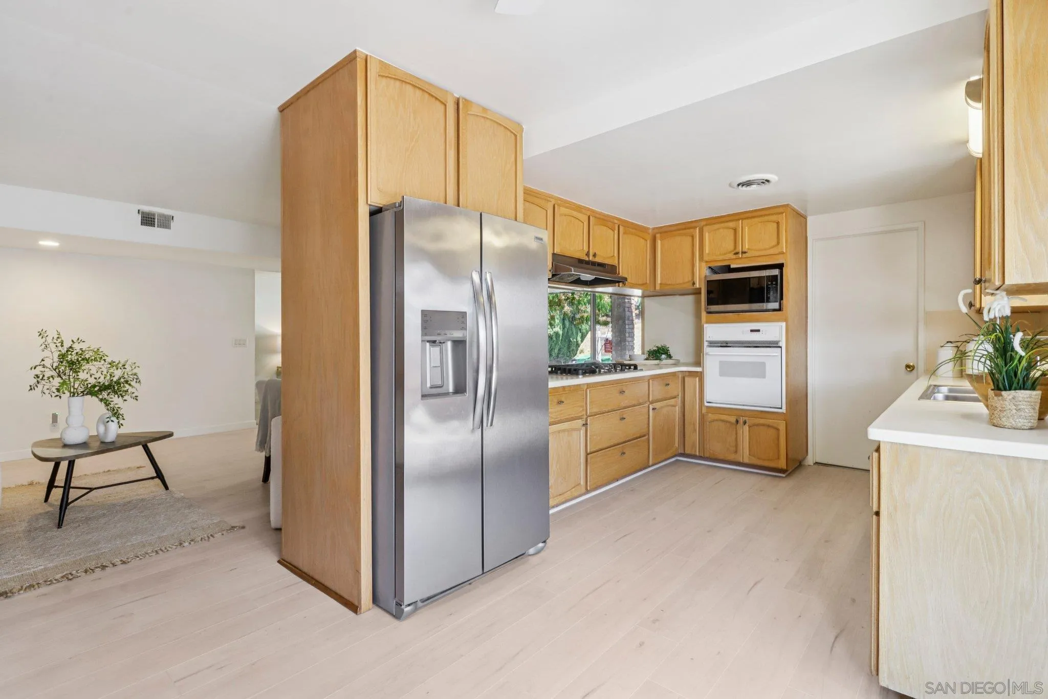 https://cdn.realtyfeed.com/cdn/127/250032060/3baed7c6d9112bbd1dd1a87f63409d37.webp