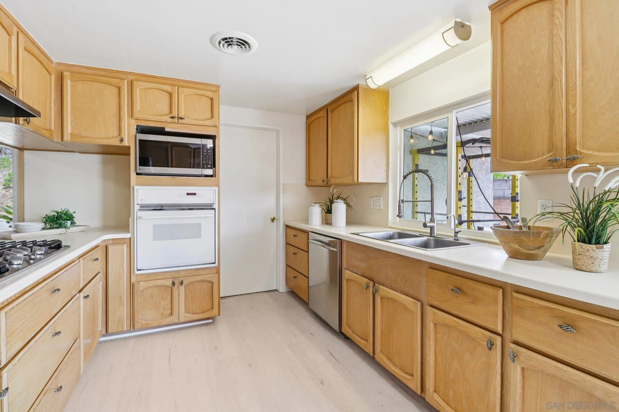 https://cdn.realtyfeed.com/cdn/127/250032060/4a67fee5f48c5246bf0233d0fe6d3b31.webp