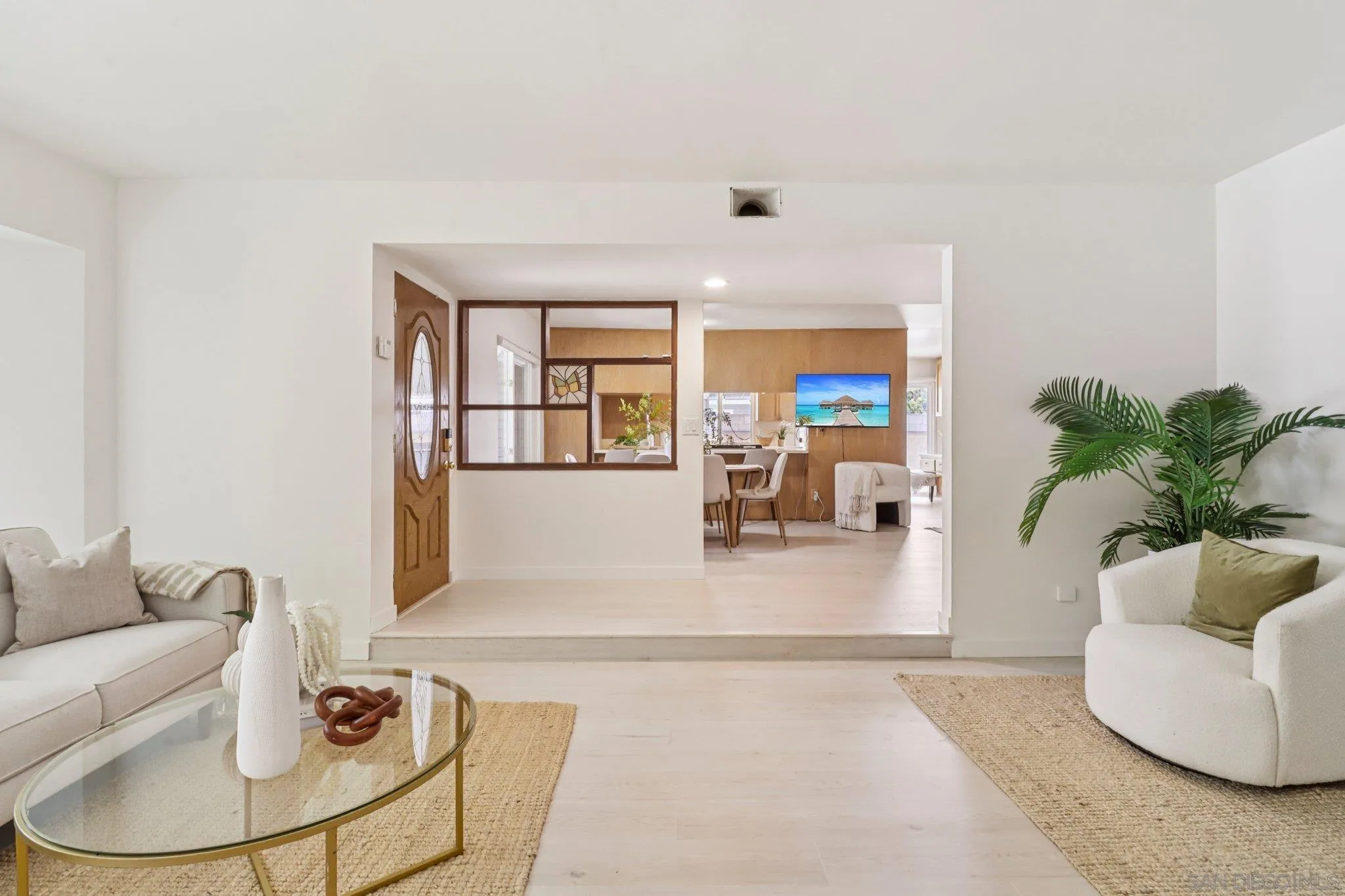 https://cdn.realtyfeed.com/cdn/127/250032060/63707ef5a2e0332247875fec1e02f1c0.webp