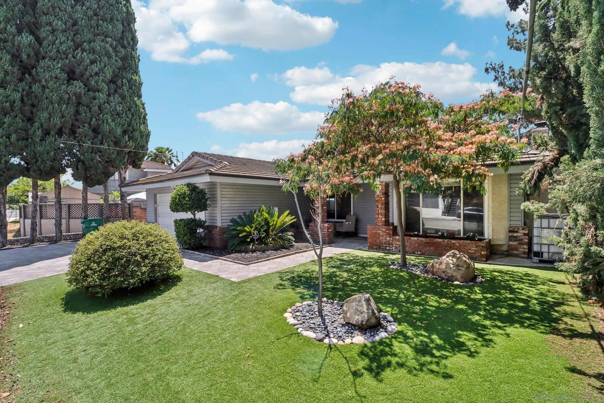https://cdn.realtyfeed.com/cdn/127/250032060/7a8f35bffee8f43224dbdf49eb5b33bd.webp