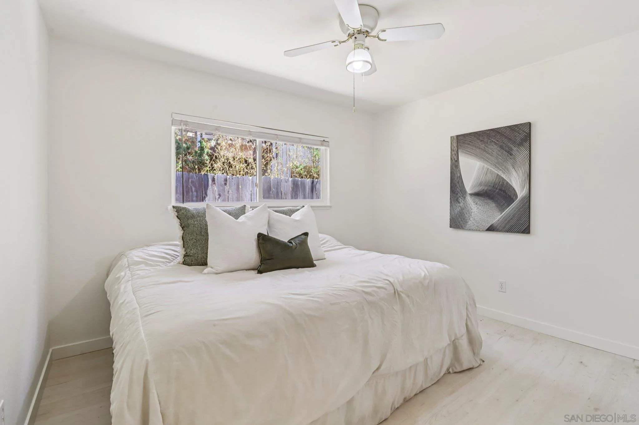 https://cdn.realtyfeed.com/cdn/127/250032060/f300a7b01375fa6dd132400ec0e2a34d.webp