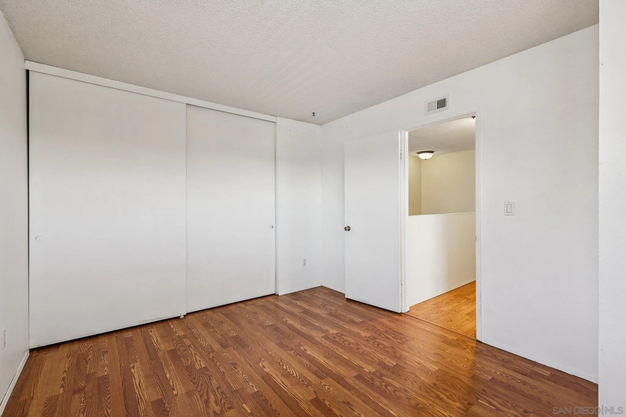 https://cdn.realtyfeed.com/cdn/127/250032074/30d2f13ed8e98ddb1300c06a5f4a6f42.webp
