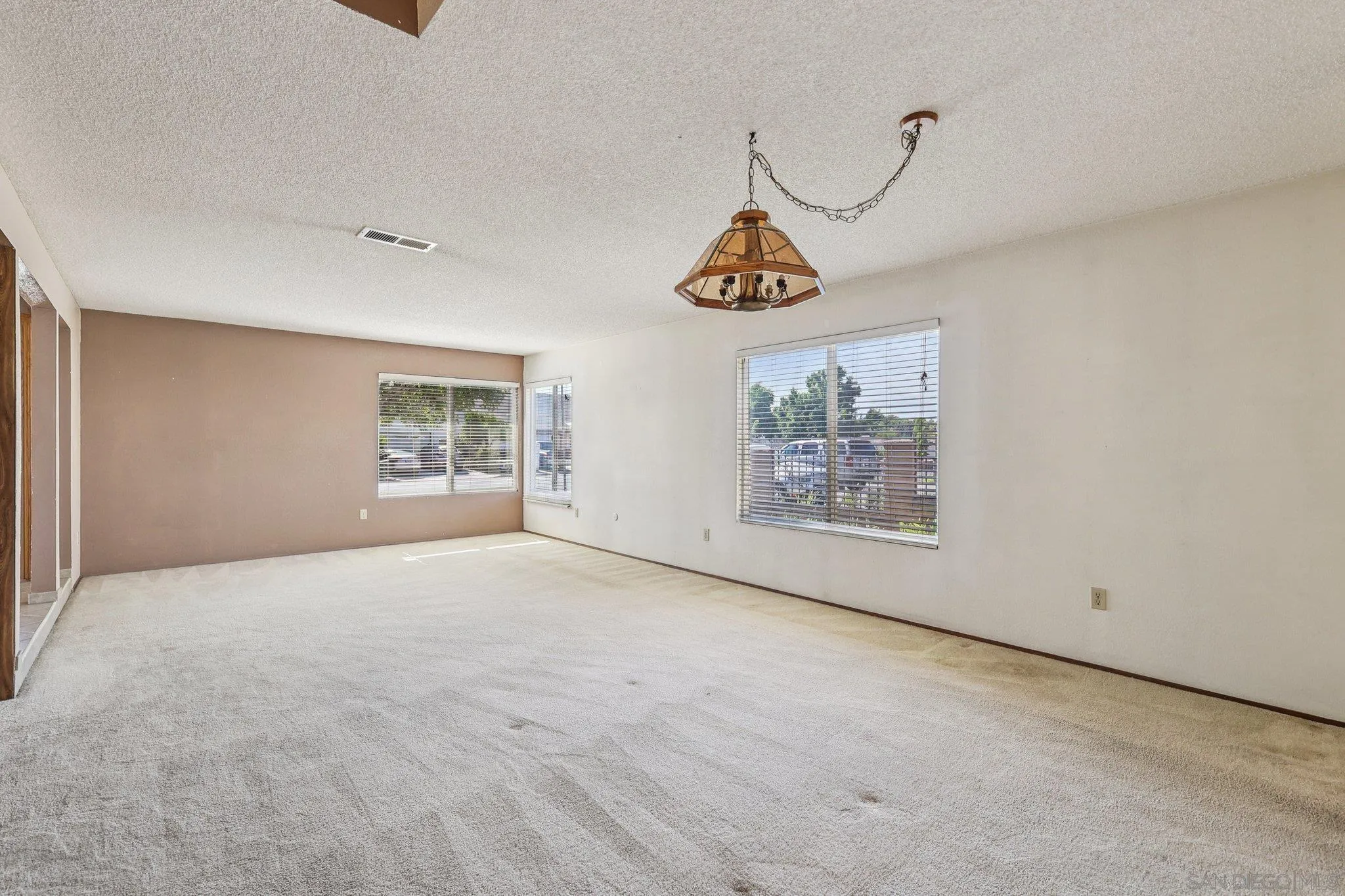 https://cdn.realtyfeed.com/cdn/127/250032074/30f47cf1a0e5545191fa3e84065578e2.webp