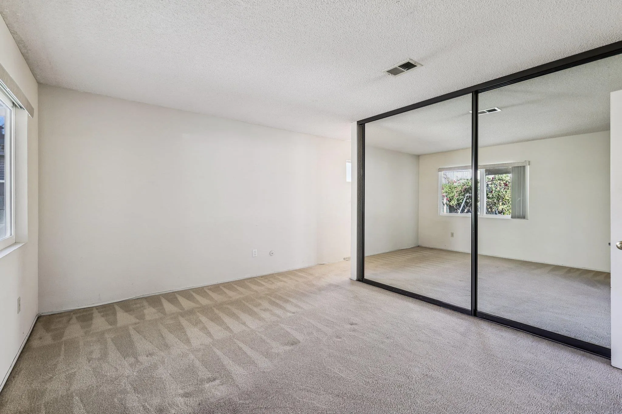https://cdn.realtyfeed.com/cdn/127/250032074/824b0e0f441566ba168dd9b8c5117c79.webp