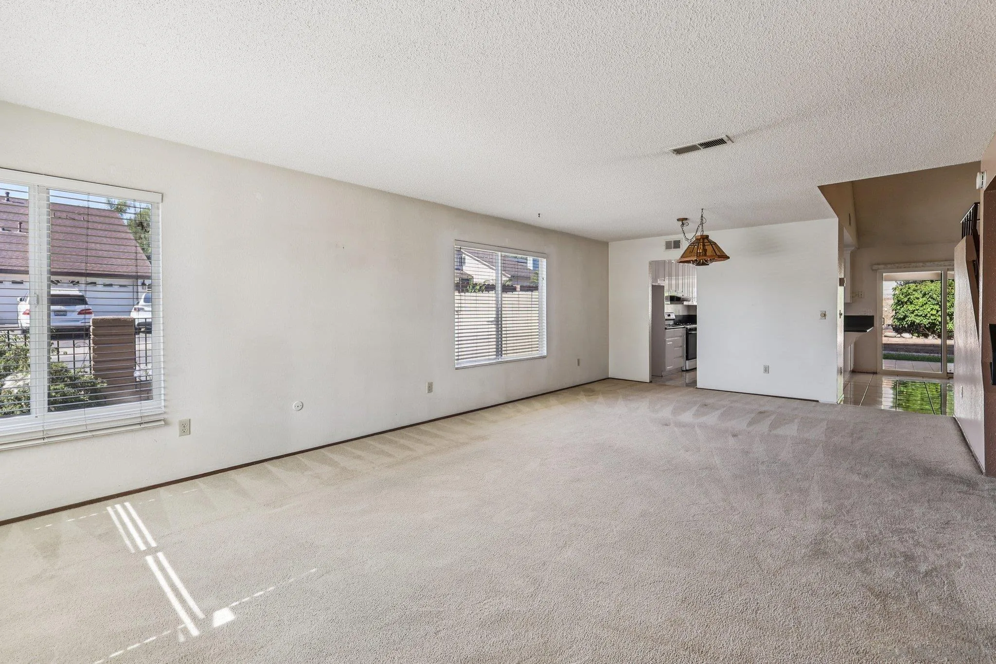 https://cdn.realtyfeed.com/cdn/127/250032074/a9f51273a386cd0e8bbeac872a97d55a.webp