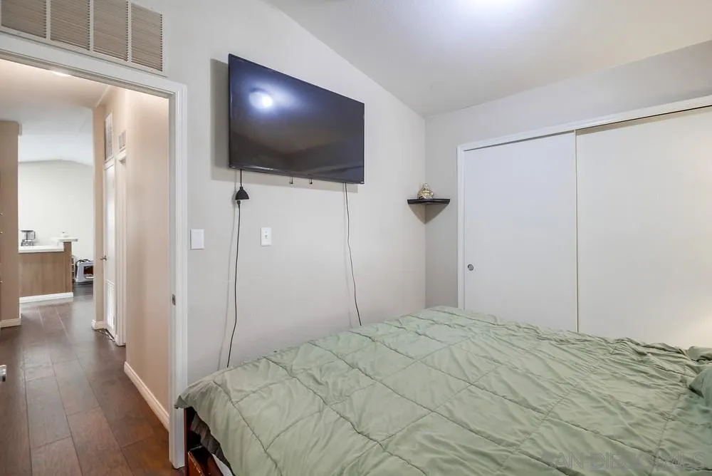 https://cdn.realtyfeed.com/cdn/127/250032080/bcb3a69f3bfa9ebcd2e79e337df18cbe.webp
