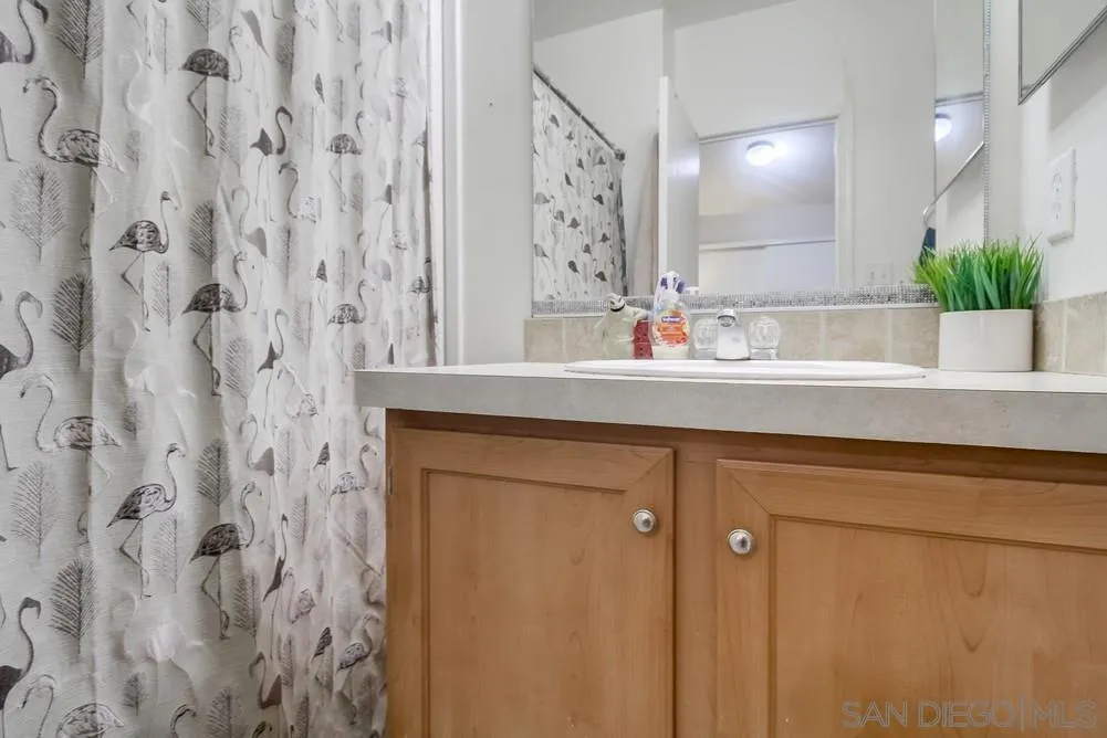 https://cdn.realtyfeed.com/cdn/127/250032080/c63b3d433f6c291d19c7745c12a540ff.webp