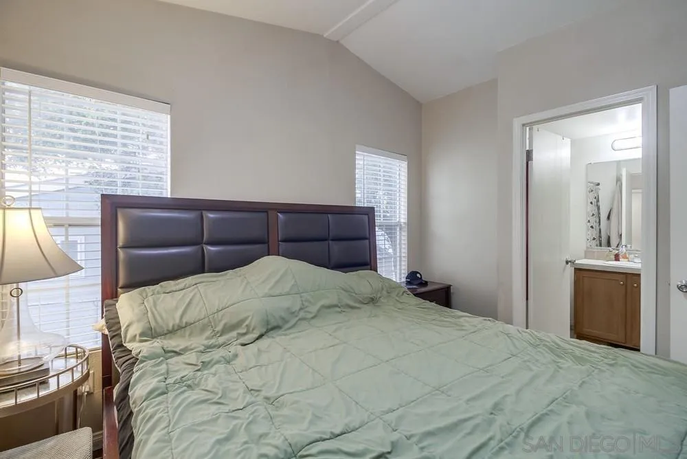 https://cdn.realtyfeed.com/cdn/127/250032080/c7bcd5434c9f497ef736b7776cd98874.webp