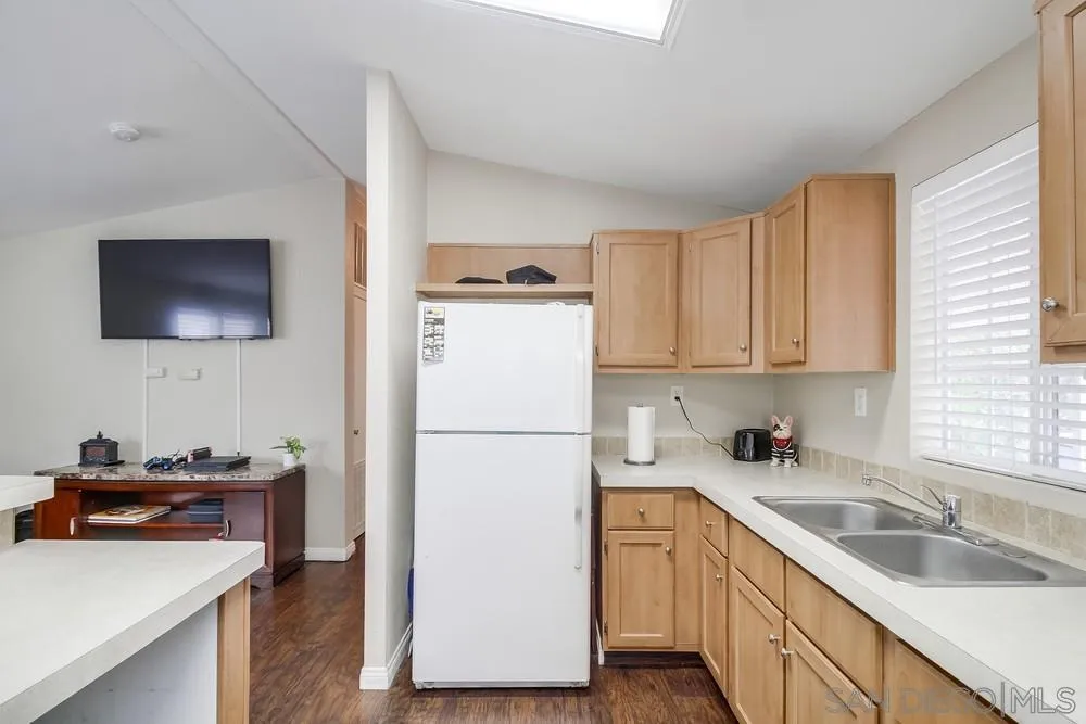 https://cdn.realtyfeed.com/cdn/127/250032080/f4d7b45d807403c59c2e09ef6c30012d.webp