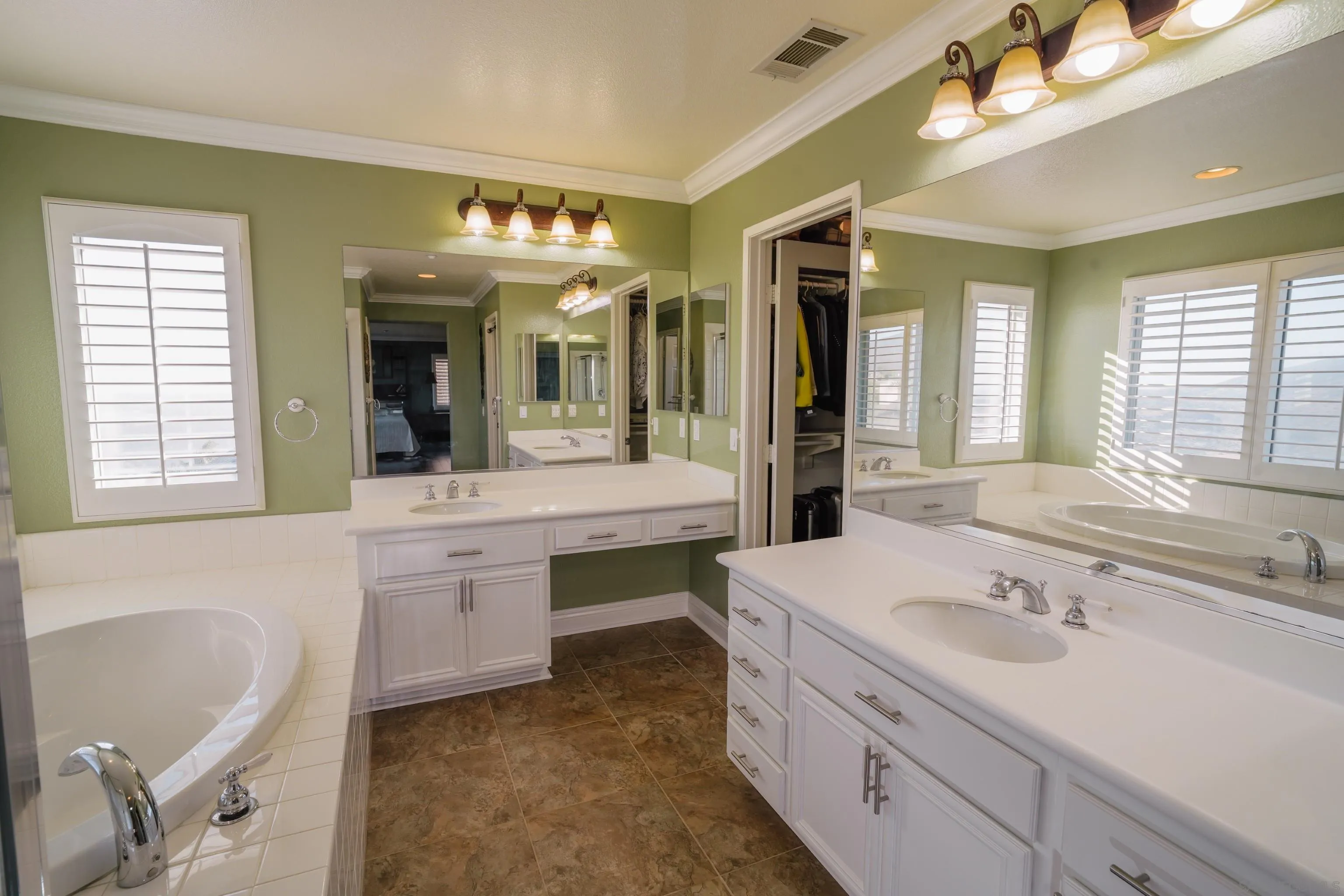 https://cdn.realtyfeed.com/cdn/127/250032083/3d220c59b16395c0619a7210a4b71c90.webp