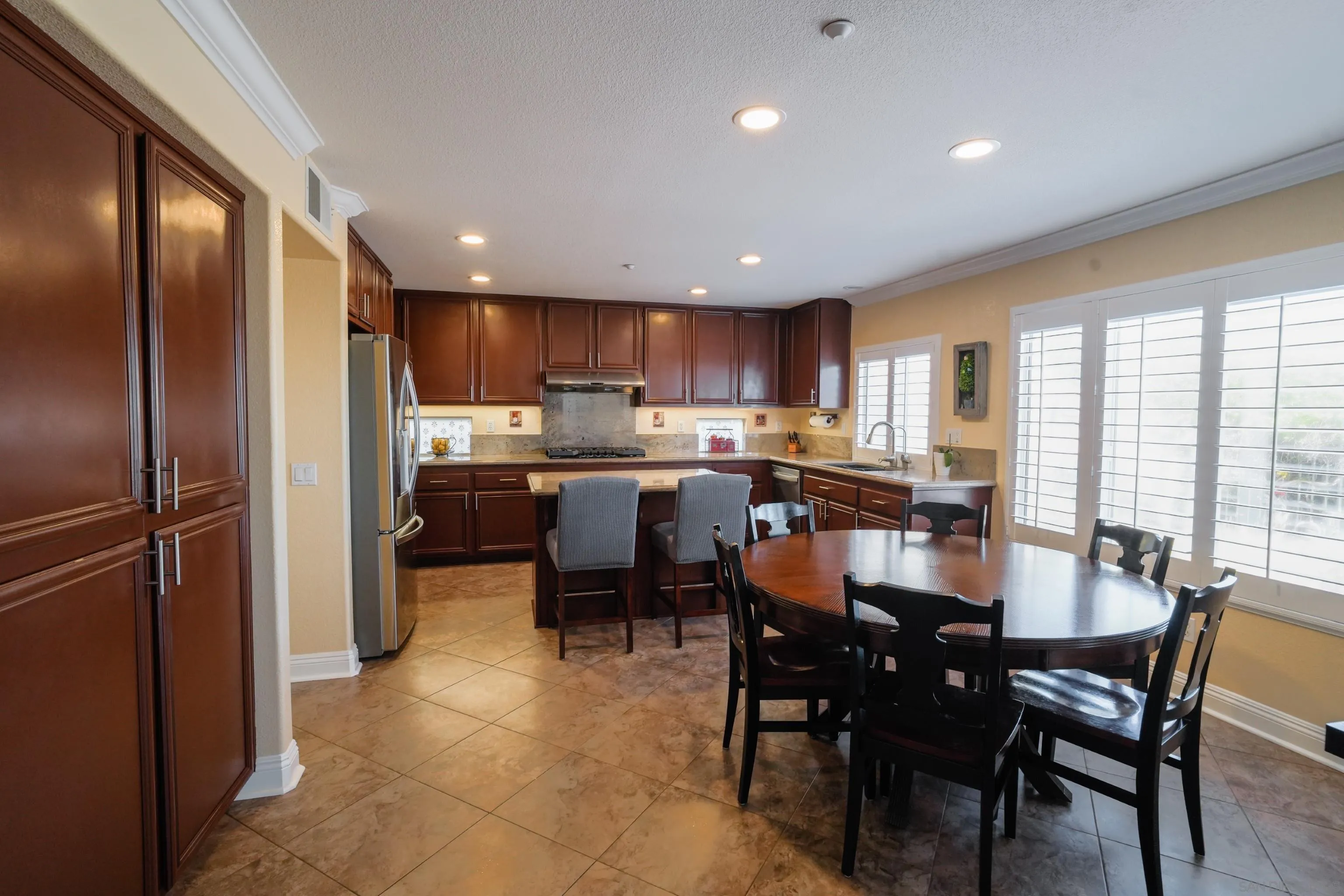 https://cdn.realtyfeed.com/cdn/127/250032083/8182a5160c110e24fa51b2f9736c528e.webp
