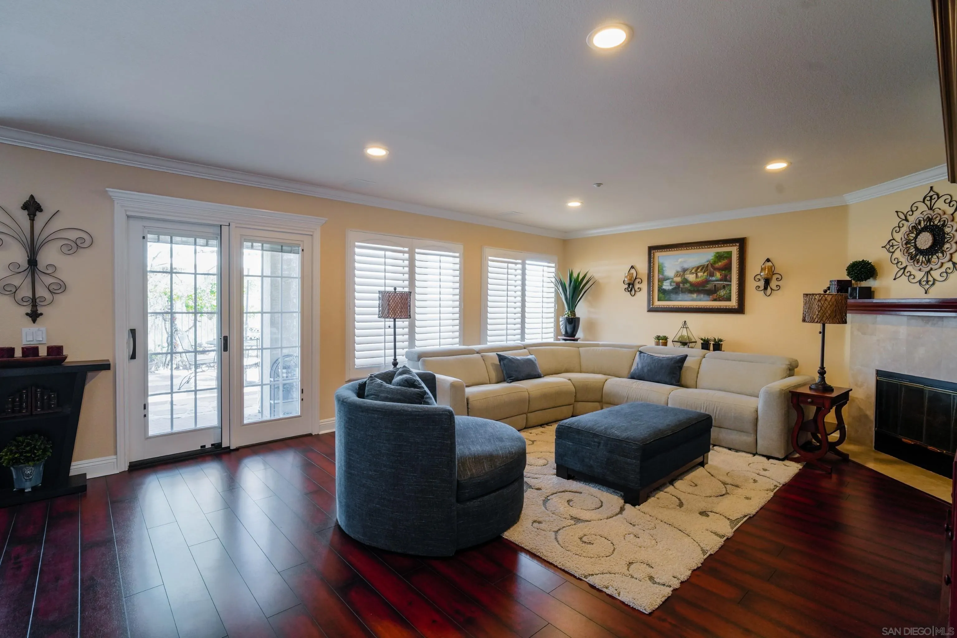https://cdn.realtyfeed.com/cdn/127/250032083/b53ccca292454845baa0f528af336eff.webp