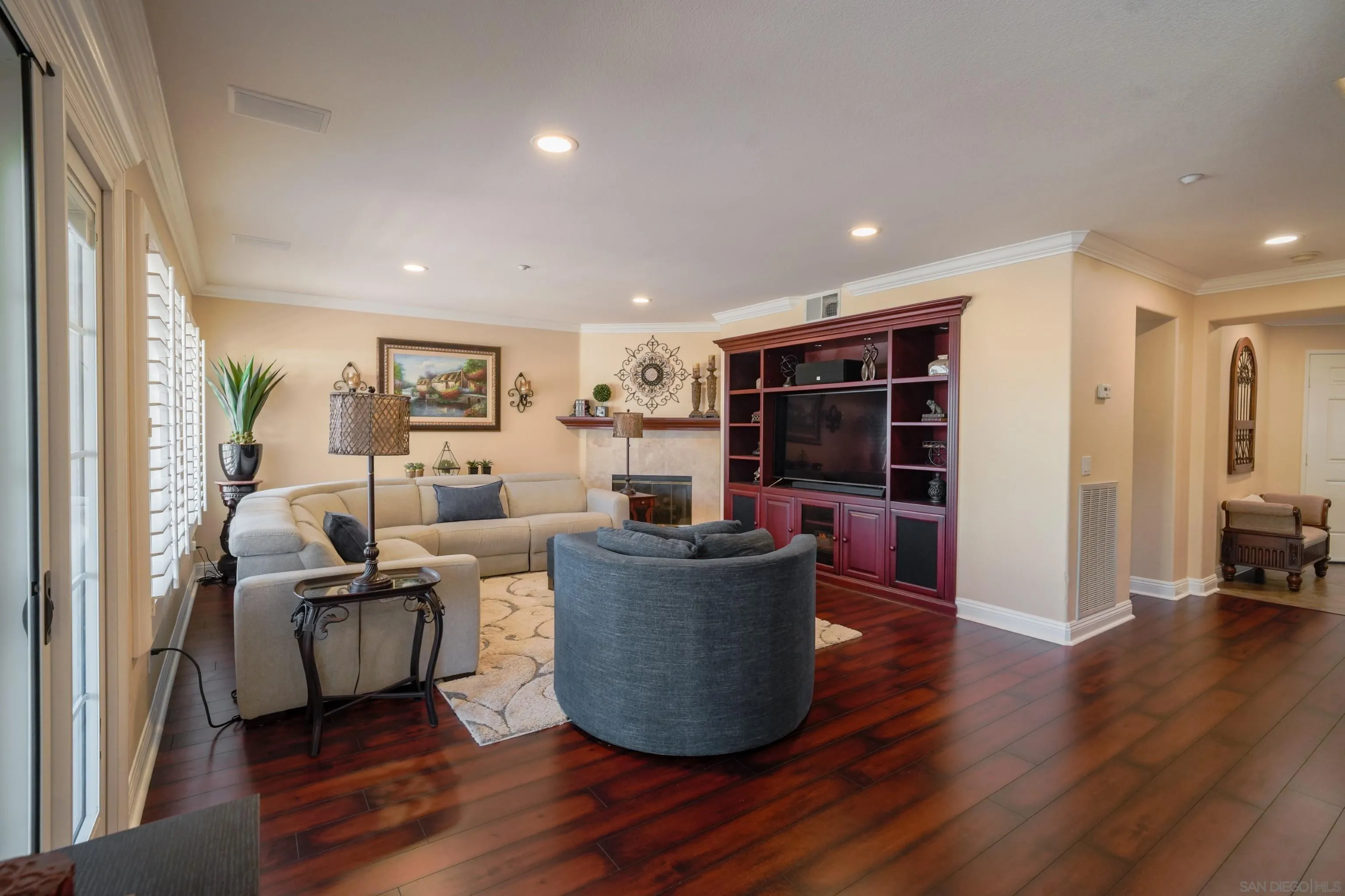 https://cdn.realtyfeed.com/cdn/127/250032083/c3e16a53d5c998418f96b0f0fb778581.webp
