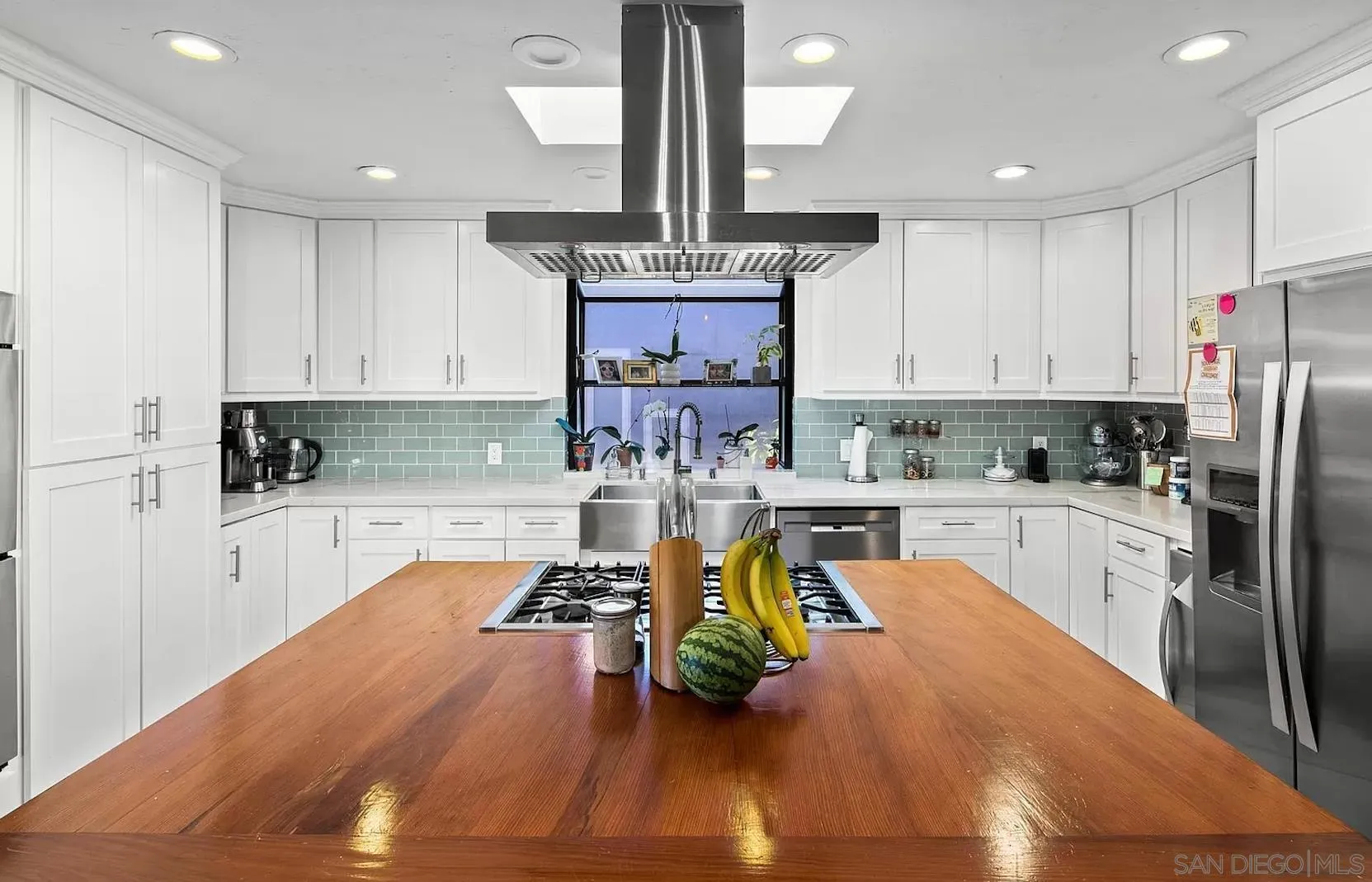 https://cdn.realtyfeed.com/cdn/127/250032092/3717a21bfbbe6f9f031272b179326428.webp