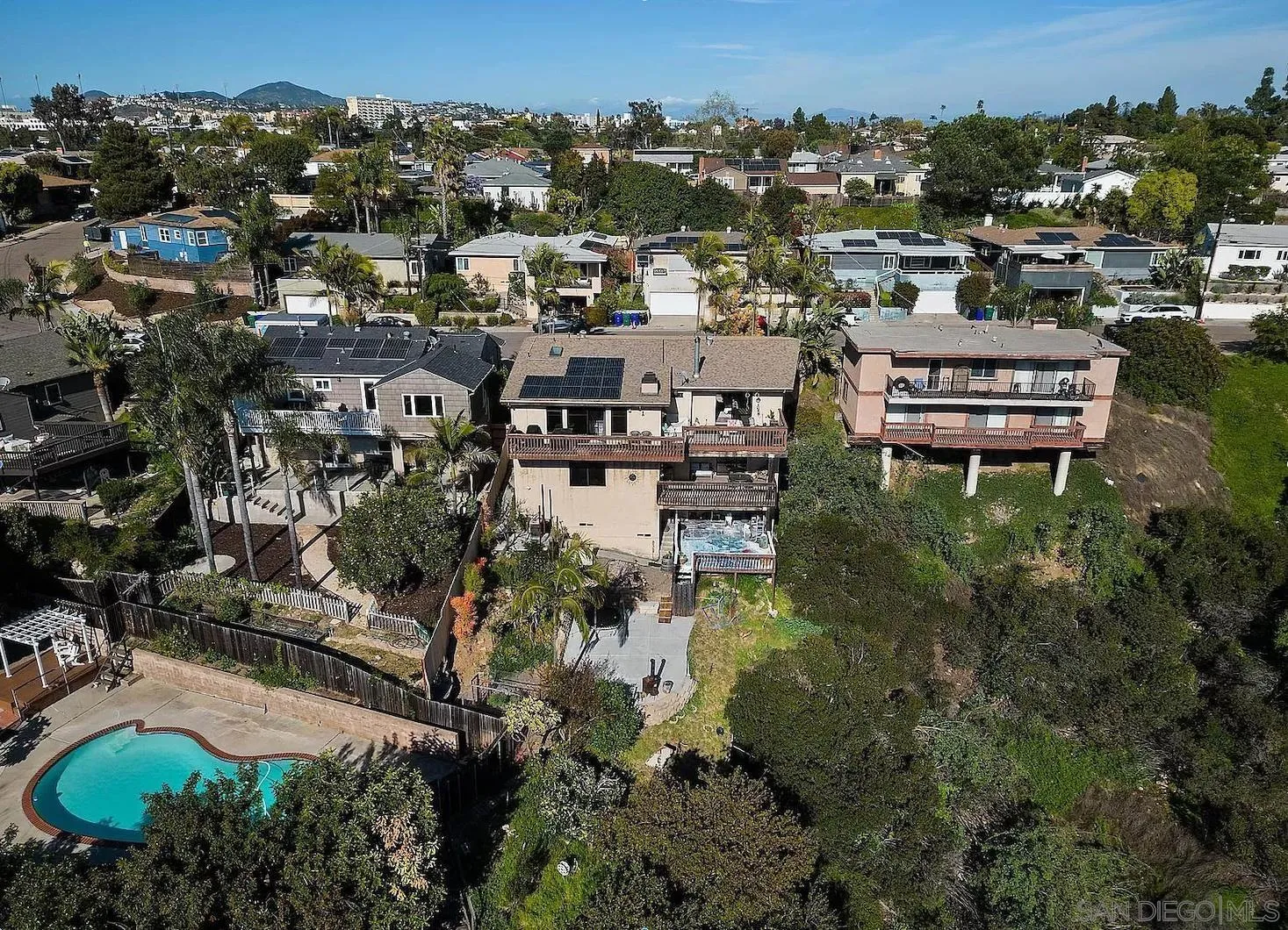 https://cdn.realtyfeed.com/cdn/127/250032092/496a9e04eec89b352b06cb6f93720d27.webp