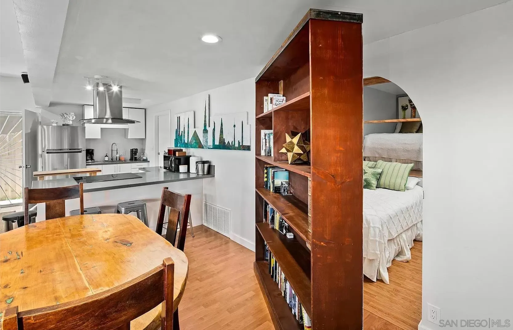 https://cdn.realtyfeed.com/cdn/127/250032092/5089f501d9e1ffc6cf3fb174e6bda48b.webp
