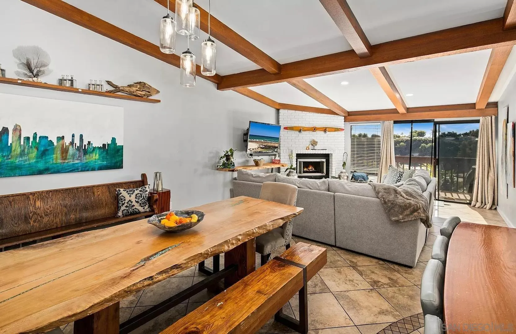 https://cdn.realtyfeed.com/cdn/127/250032092/7213fe781428a6c27f0781d1cd4f8b96.webp