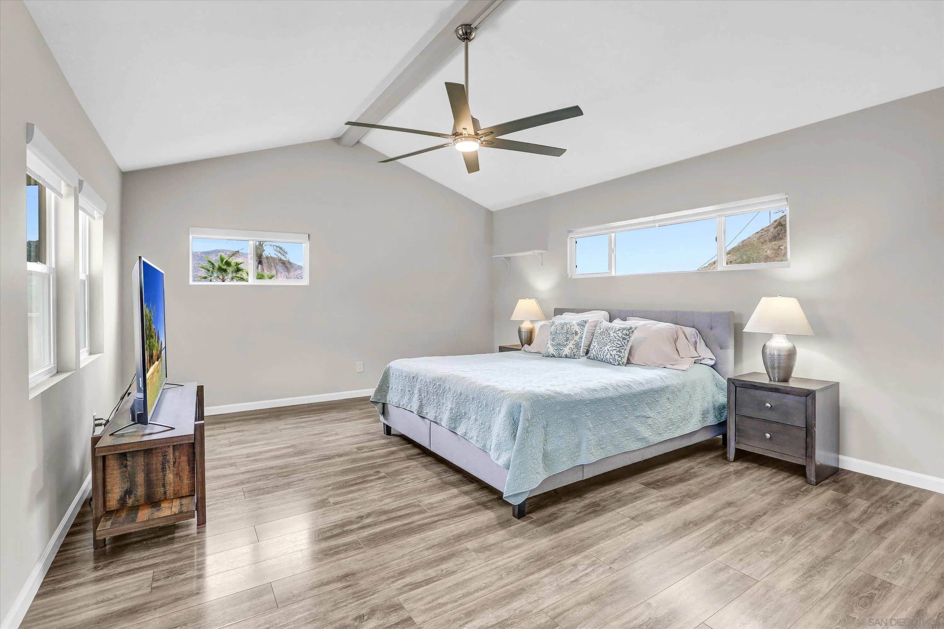 https://cdn.realtyfeed.com/cdn/127/250032102/1ed92409c97ce31f7014bc4739d20247.webp