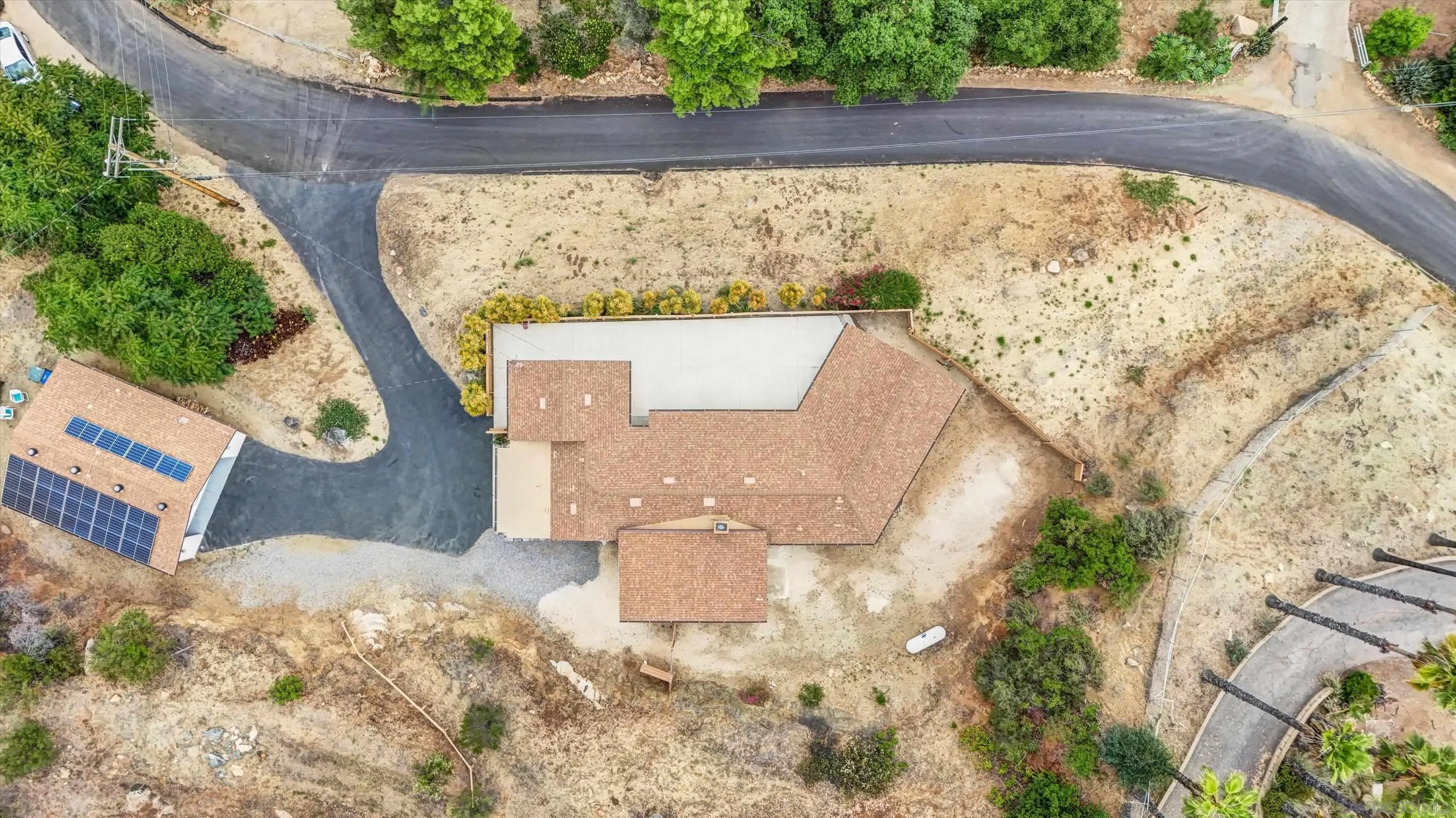 https://cdn.realtyfeed.com/cdn/127/250032102/1f17eb94a201372db6d954f480c2076b.webp