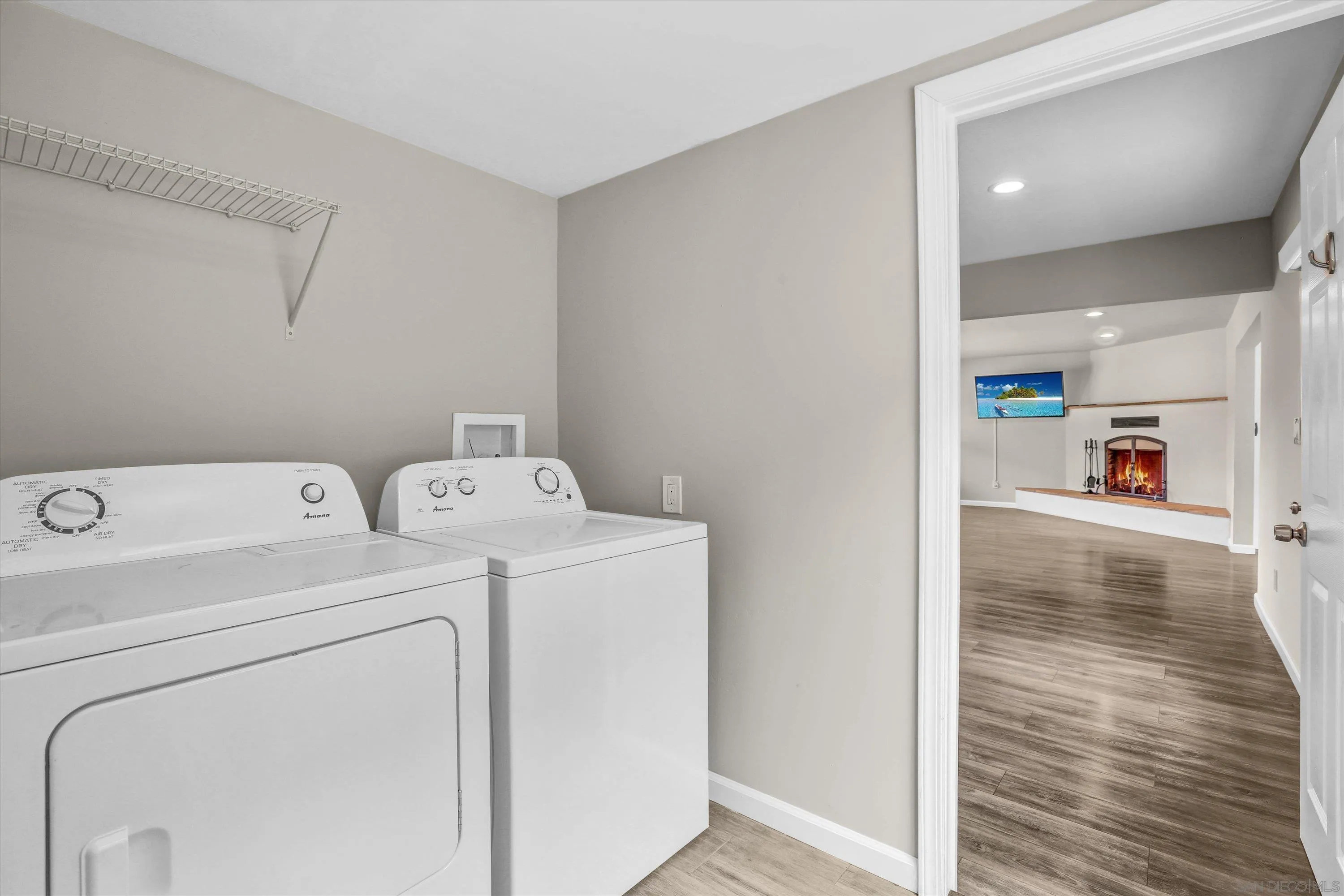 https://cdn.realtyfeed.com/cdn/127/250032102/3be9084835018538f3007d25601cc7d9.webp