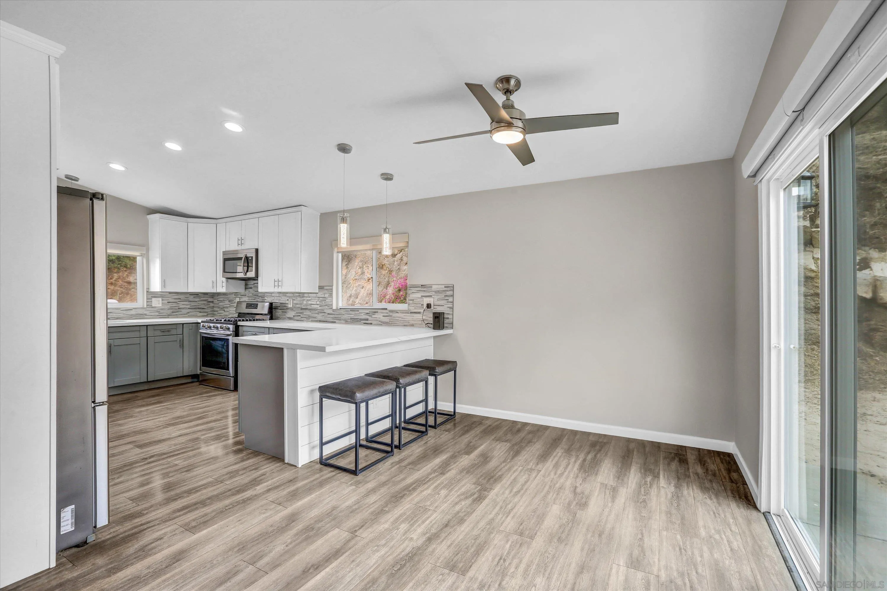 https://cdn.realtyfeed.com/cdn/127/250032102/5636f7491d30f803f500f9f5ef3c4162.webp